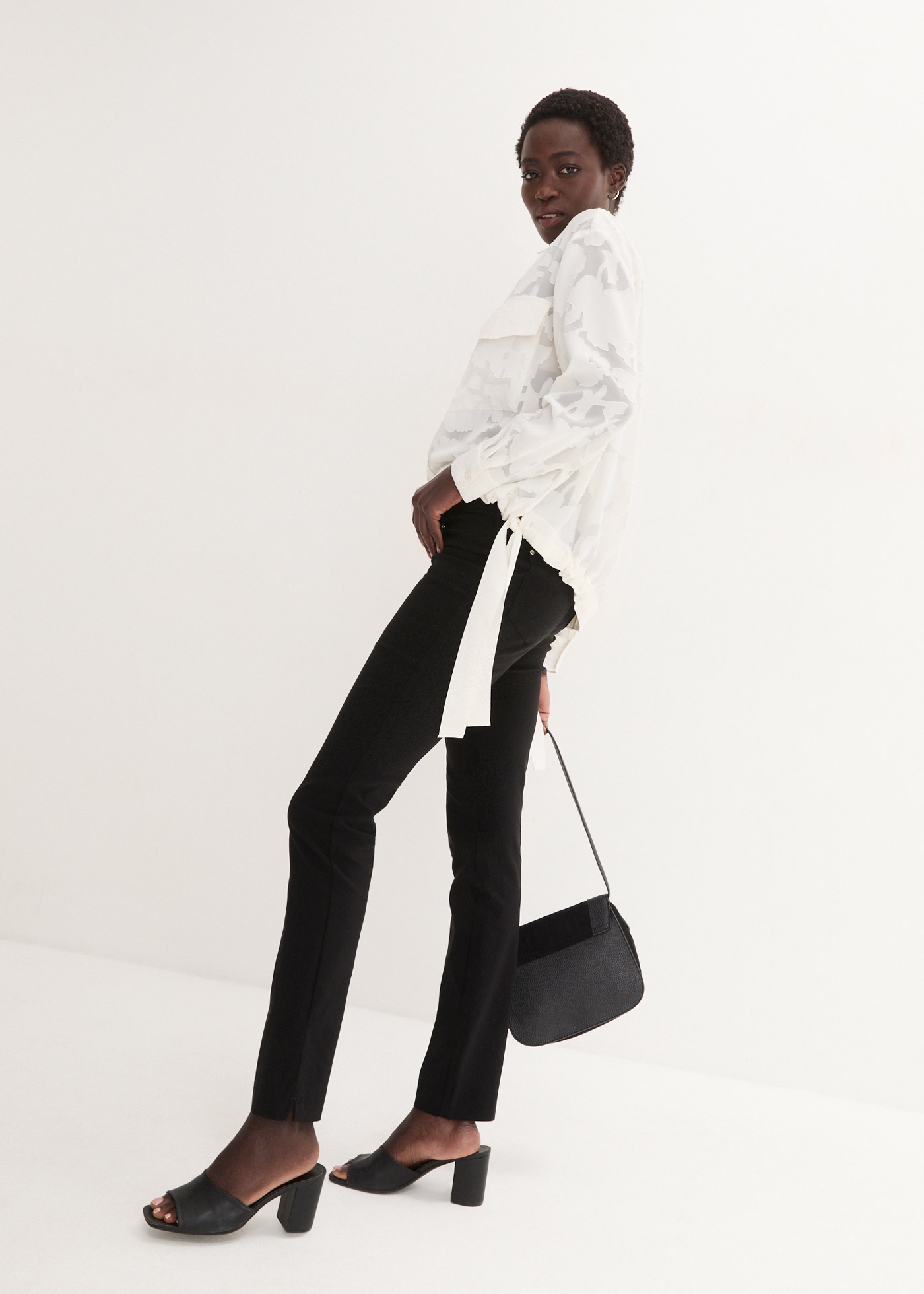 bonprix Stretch-Hose »Stretch-Hose in Schlupfform«  aus Viskose, Slim Fit Passform, Schlupfform mit Gürtelschlaufen