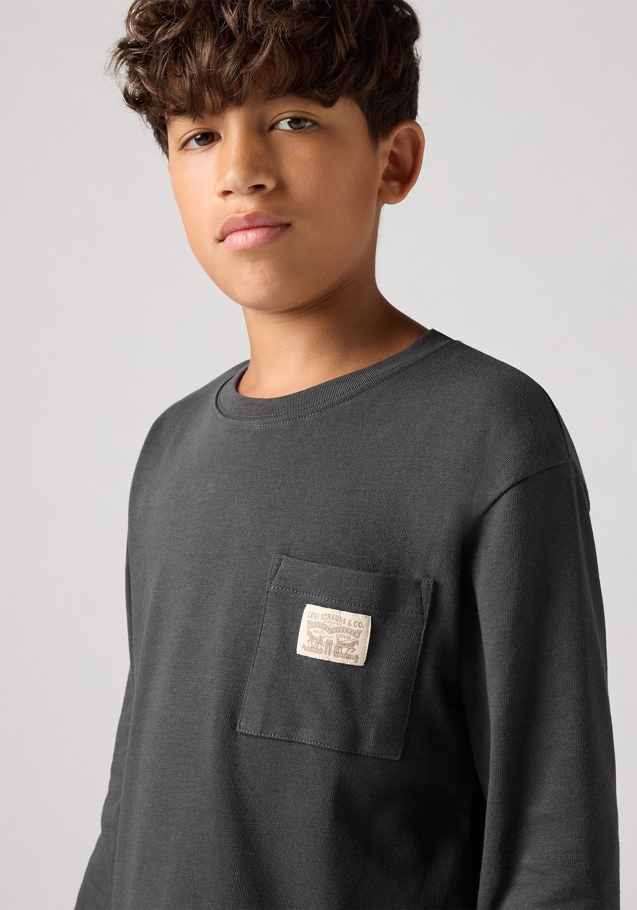 Levi's® Kids Langarmshirt »LVB LONG SLEEVE POCKET TEE«, mit Brusttasche, for Boys