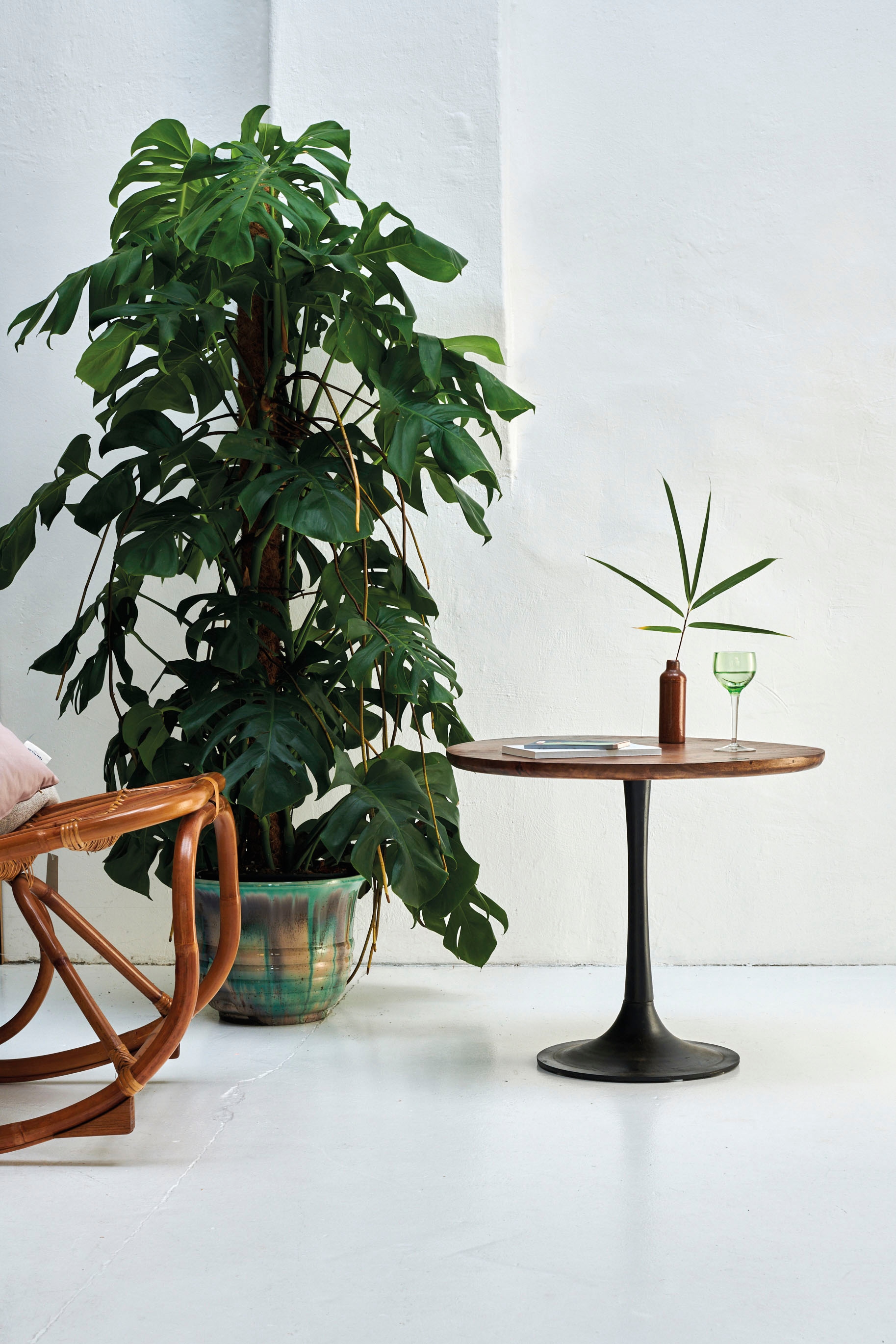TOM TAILOR HOME Beistelltisch »T-MODERN COUCH TABLE MEDIUM«, mit eingelassenem TOM TAILOR Button