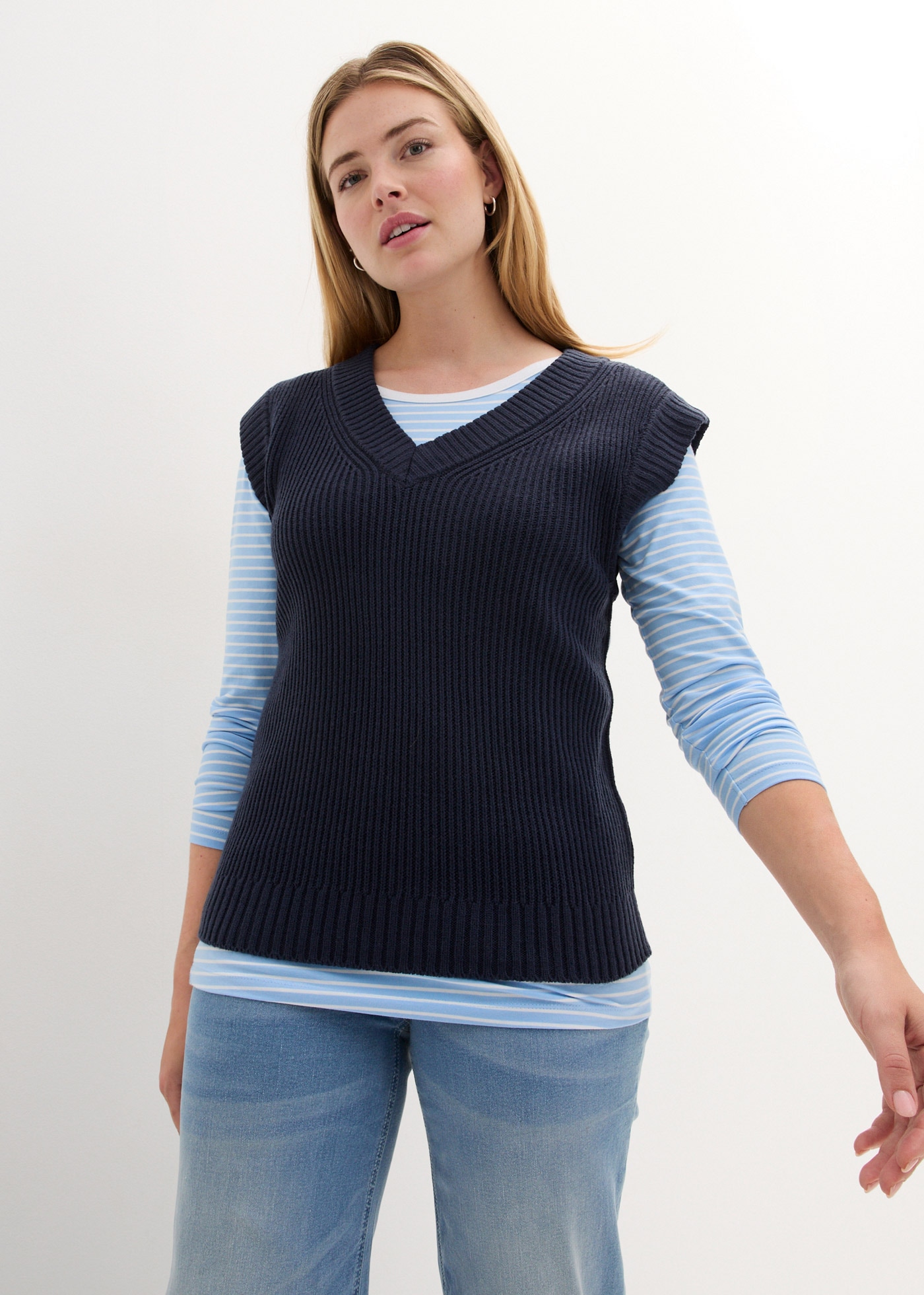 bonprix Pullunder »Pullunder« aus Polyacryl, mit V-Ausschnitt, lockere Passform, ohne Verschluss