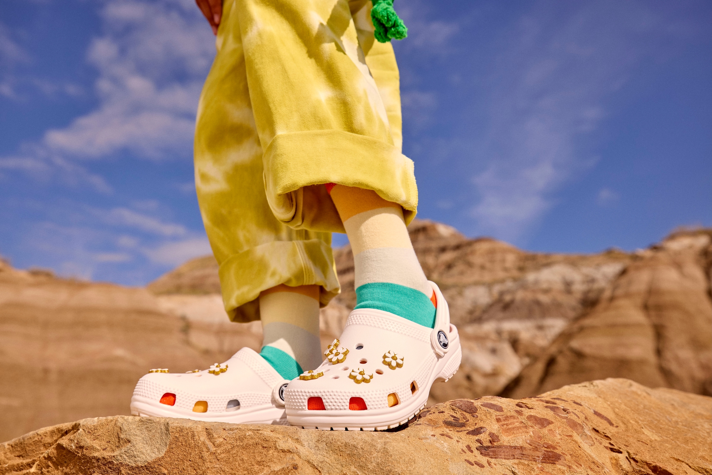 Crocs Clog »Classic K«  Sommerschuh, Hausschuh, Badeschuh mit schwenkbarem Fersenriemchen