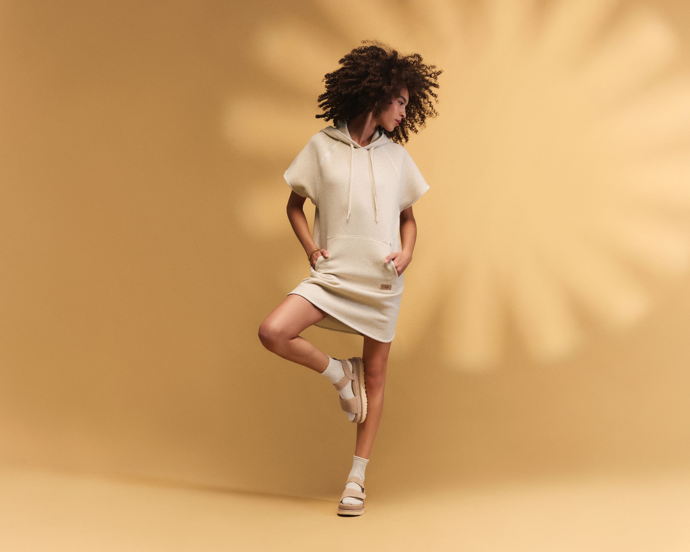 UGG Plateausandale »W GOLDENSTAR«, Plateausandale, Sandalette mit Klettverschluss