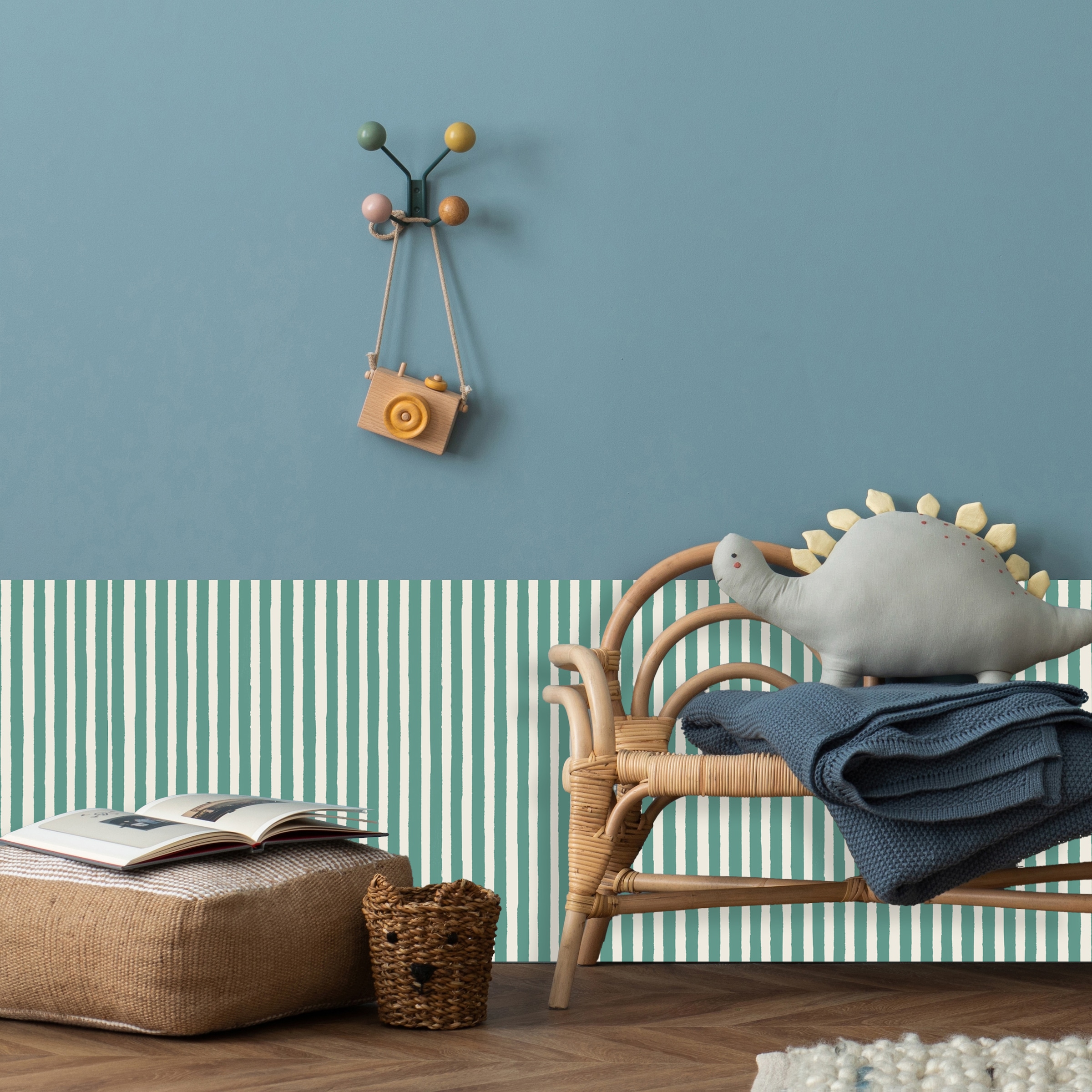 queence Bordüre »Wandbordüre Dunkelgrün 250x90cm« Nadelstreifen | Streifen | bedruckt | gestreift | mehrfarbig | natürlich | seidenmatt glatt Wandpaneele, selbstklebend, Tapete, Sticker, gestreifte Wandtattoos