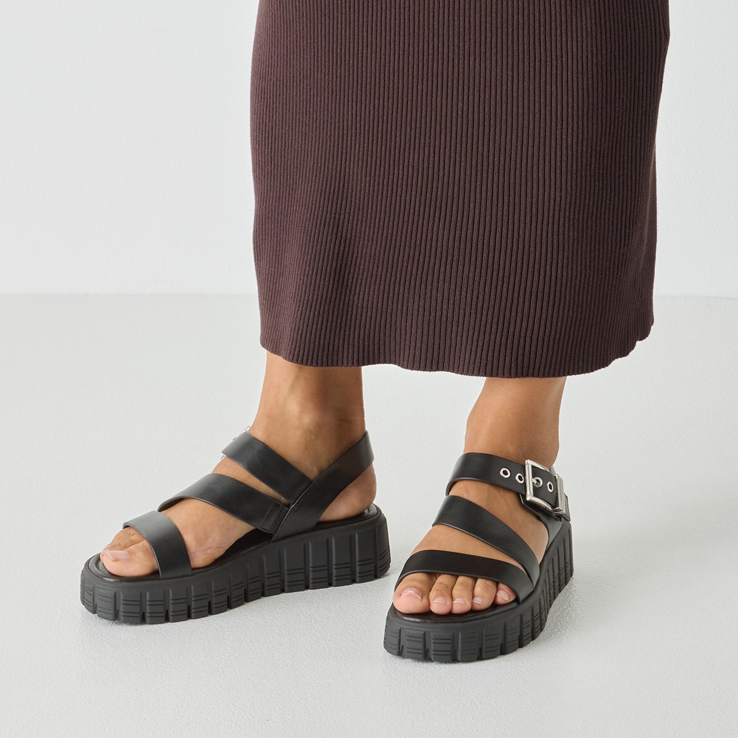 Tamaris Plateausandale  Sommerschuh, Plateausandalale in veganer Verarbeitung