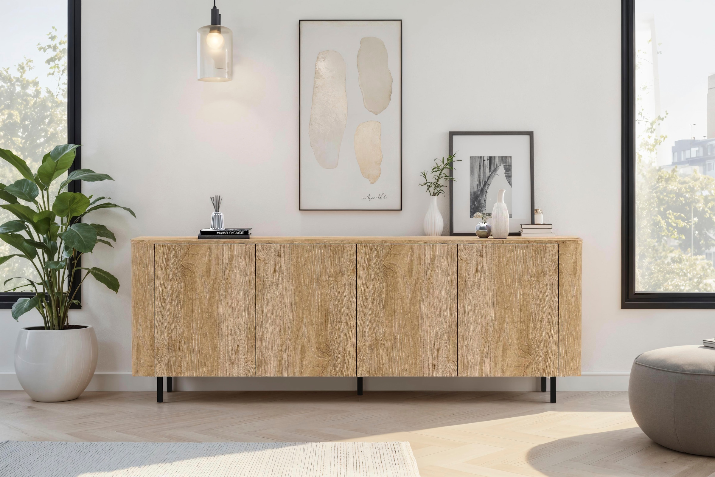 Home affaire Sideboard »Murano, 231 cm breit, 4 Türen, Anrichte, Kommode, Stauraumschrank« Formgebogenes MDF, Stirnseiten mit Rundung, Füße und Griffe aus Metall