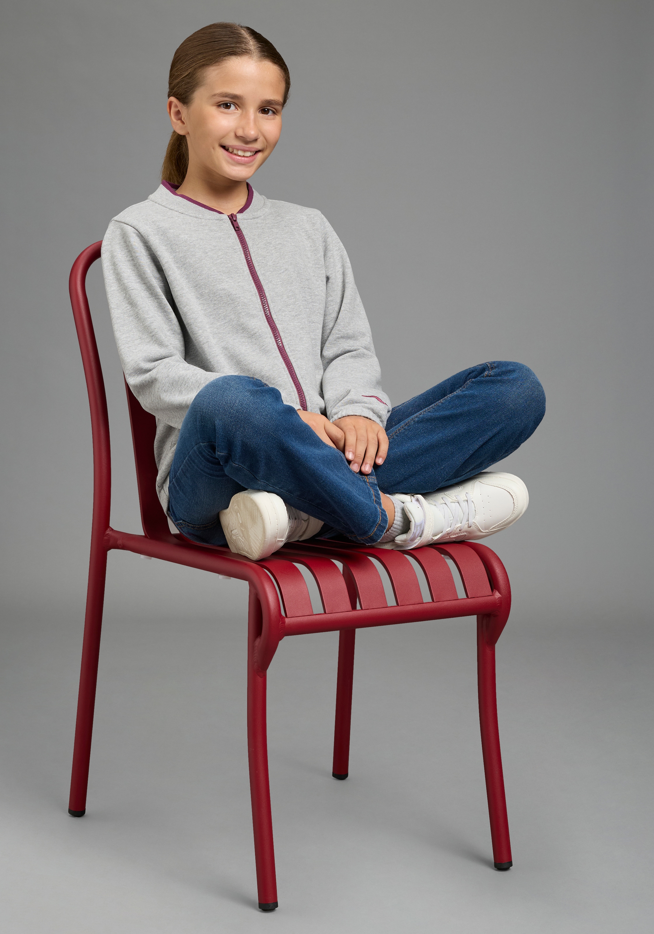 KangaROOS Sweatjacke »Modische Sweatjacke mit Ringelbündchen« mit Rippkragen, aus Baumwolle und Viskose, mit Logostickerei