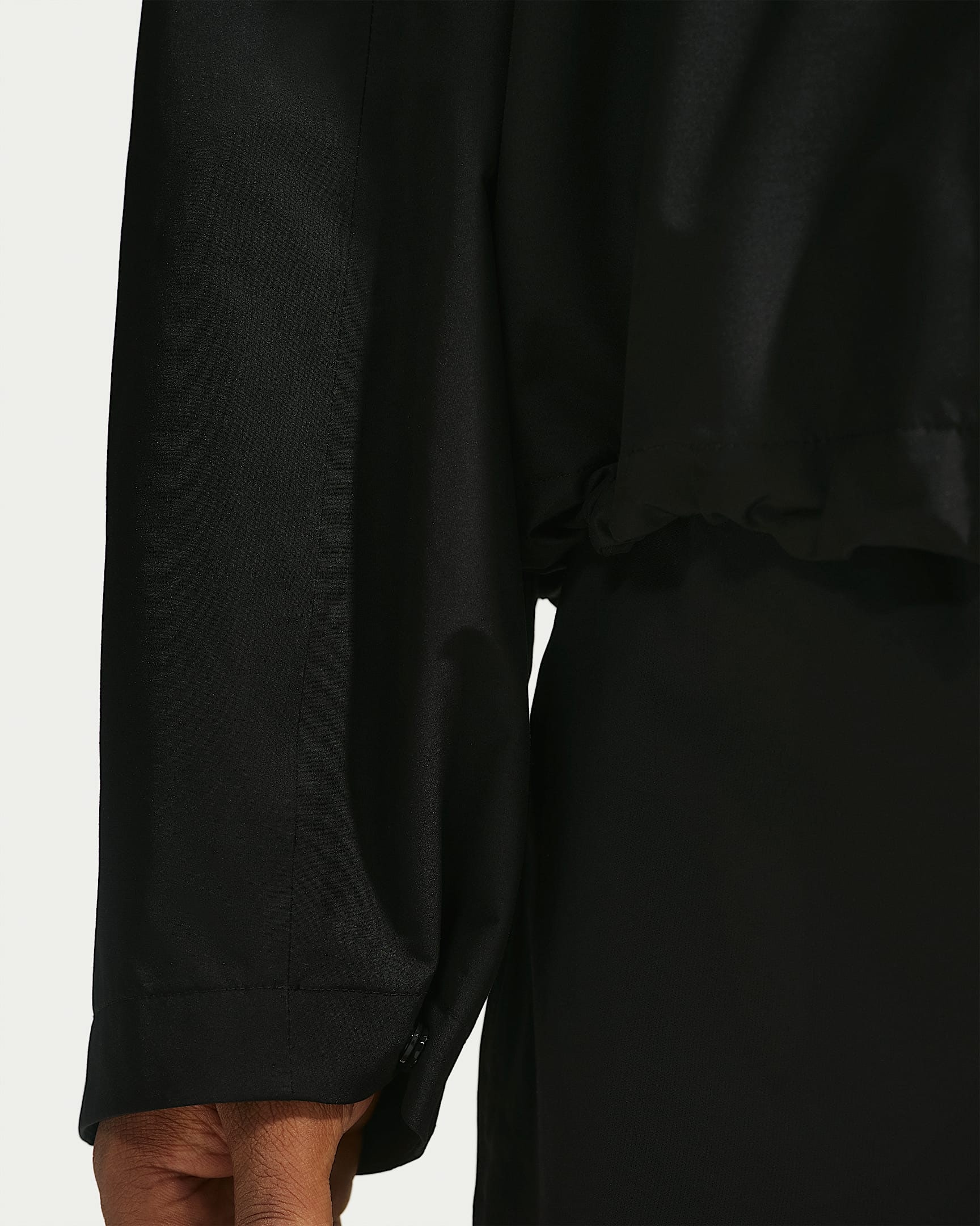 Nike Sportswear Trainingsjacke »Nike Windrunner Men's Rain Jacket« mit sportlichem Windrunner-Design, aus Polyester