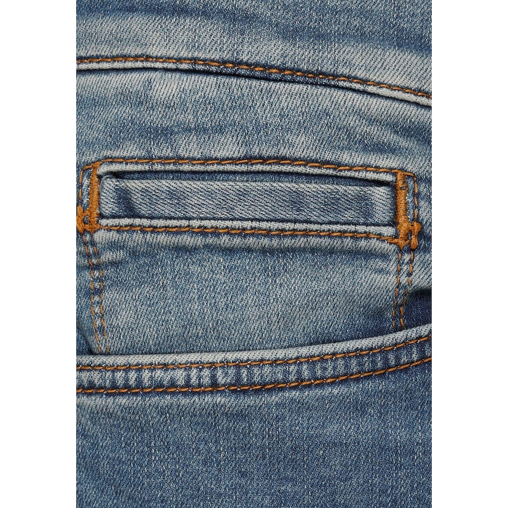 MUSTANG 5-Pocket-Jeans »Oregon«, mit leichten Abriebeffekten