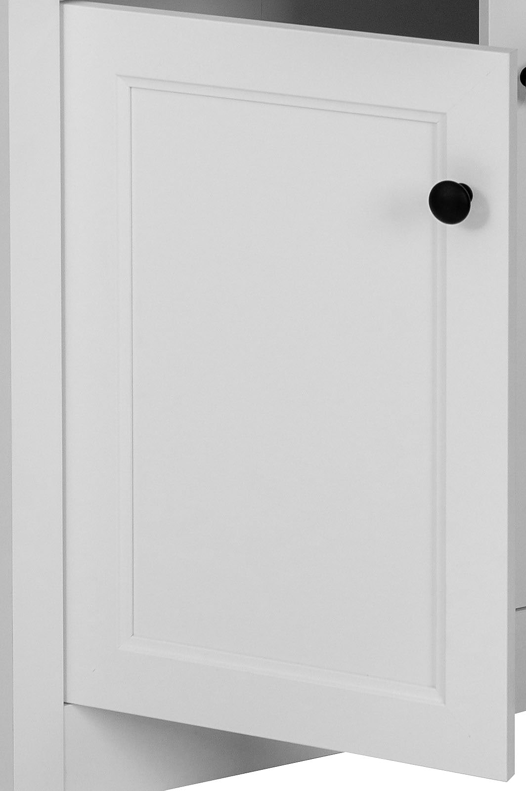 OTTO home Vitrine »Ismund« aus MDF, mit Holz-Zierleiste, schwarzen Metallgriffen, Höhe 180,5 cm