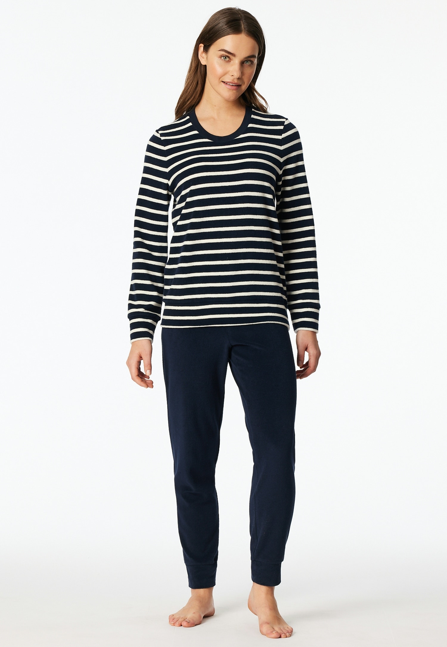 Schiesser Schlafanzug »Casual Essentials« 2 tlg. wärmende Frottee-Qualität, Rundhalsausschnitt, langärmelig