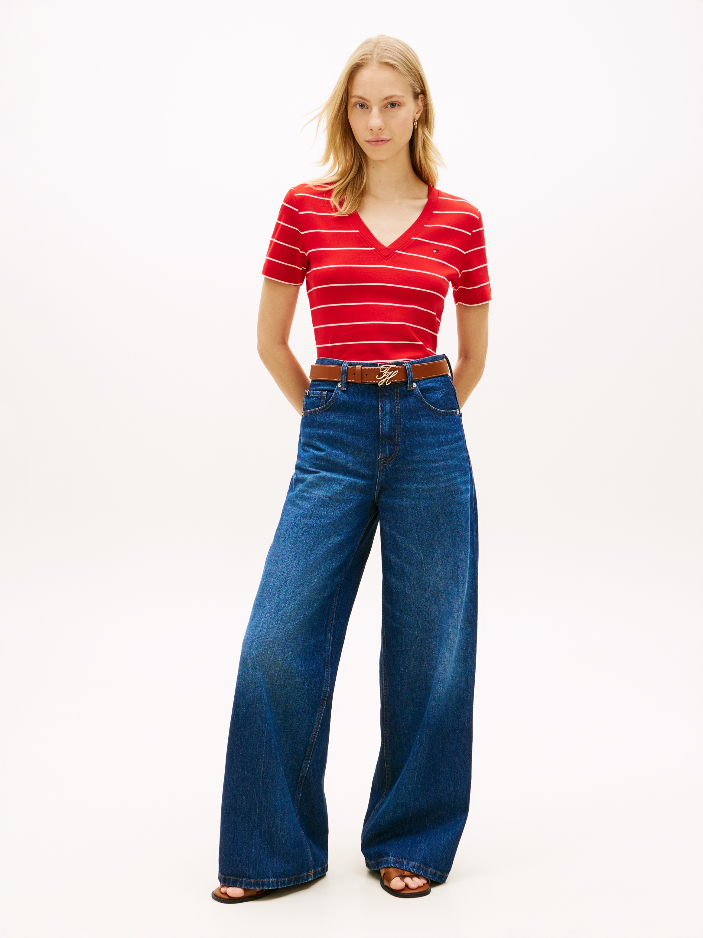 Tommy Hilfiger T-Shirt »SLIM CODY V-NECK SHORT SLEEVE« aus Baumwolle, Logostickerei, gestreift