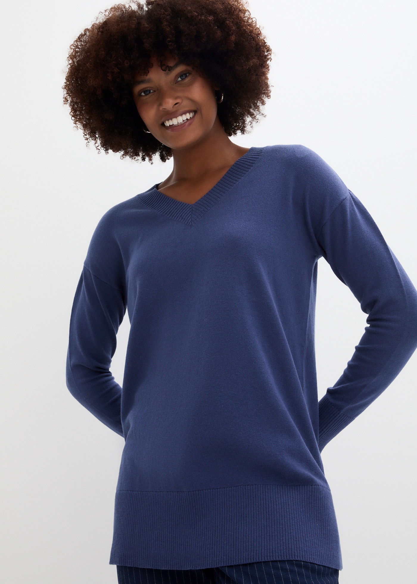 bonprix Longpullover »Long-Pullover« aus Baumwolle und Polyamid, mit V-Ausschnitt, mit Seitenschlitzen