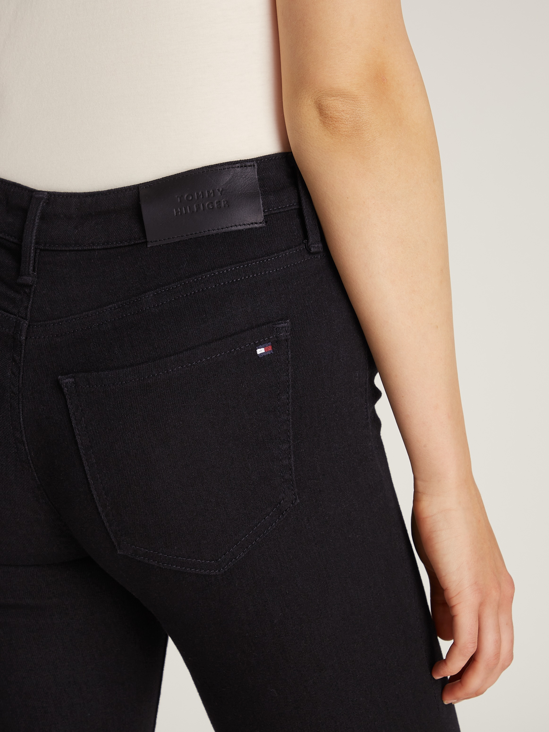 Tommy Hilfiger Skinny-fit-Jeans »COMO Skinny Regular Waist«, mit Logo-Badge, in Knöchellänge
