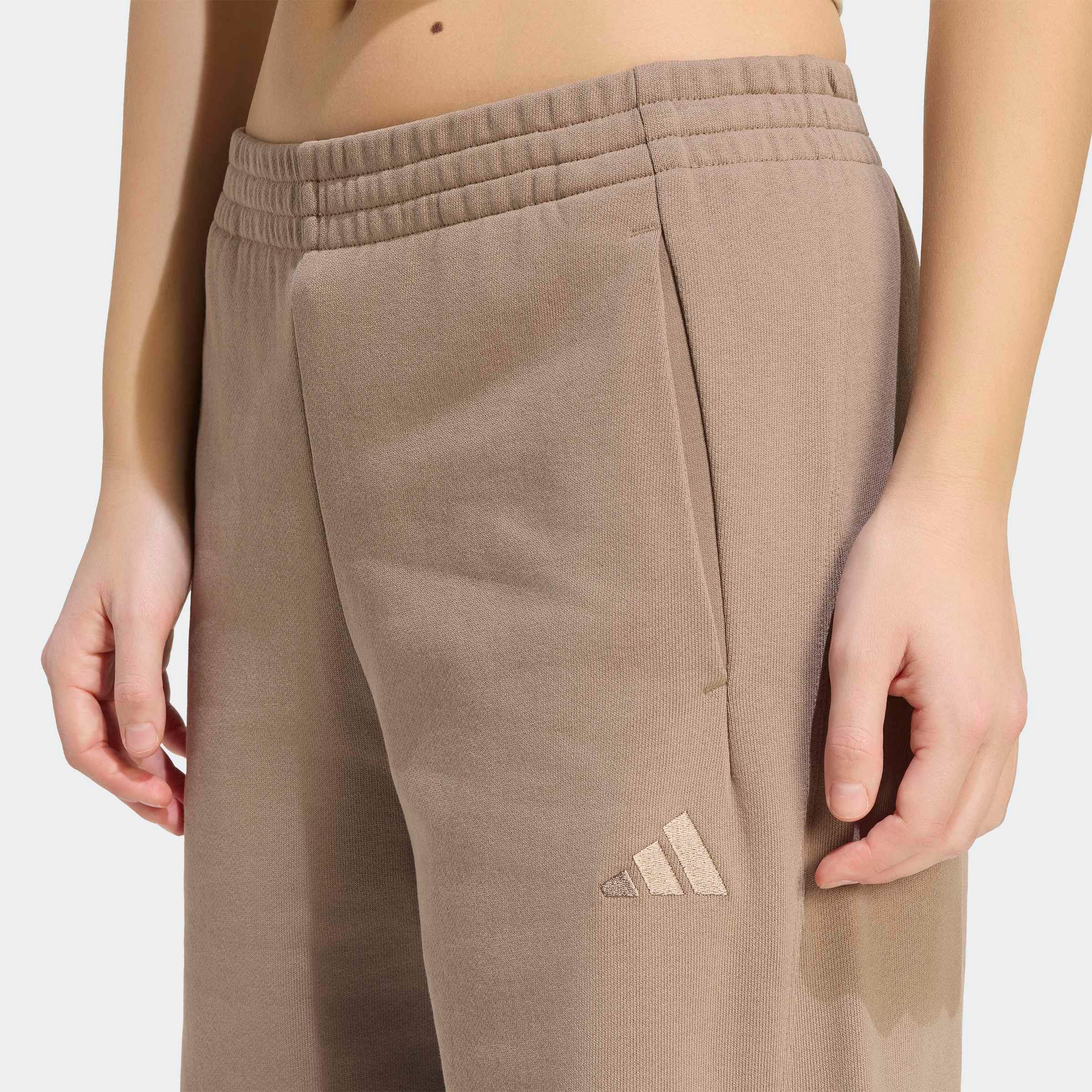 adidas Sportswear Sporthose »ADIDAS KIT, KLEINES LOGO, BARREL-DESIGN«  Barrel-Optik, schwere Premium-Qualität, robuste Stoffstruktur