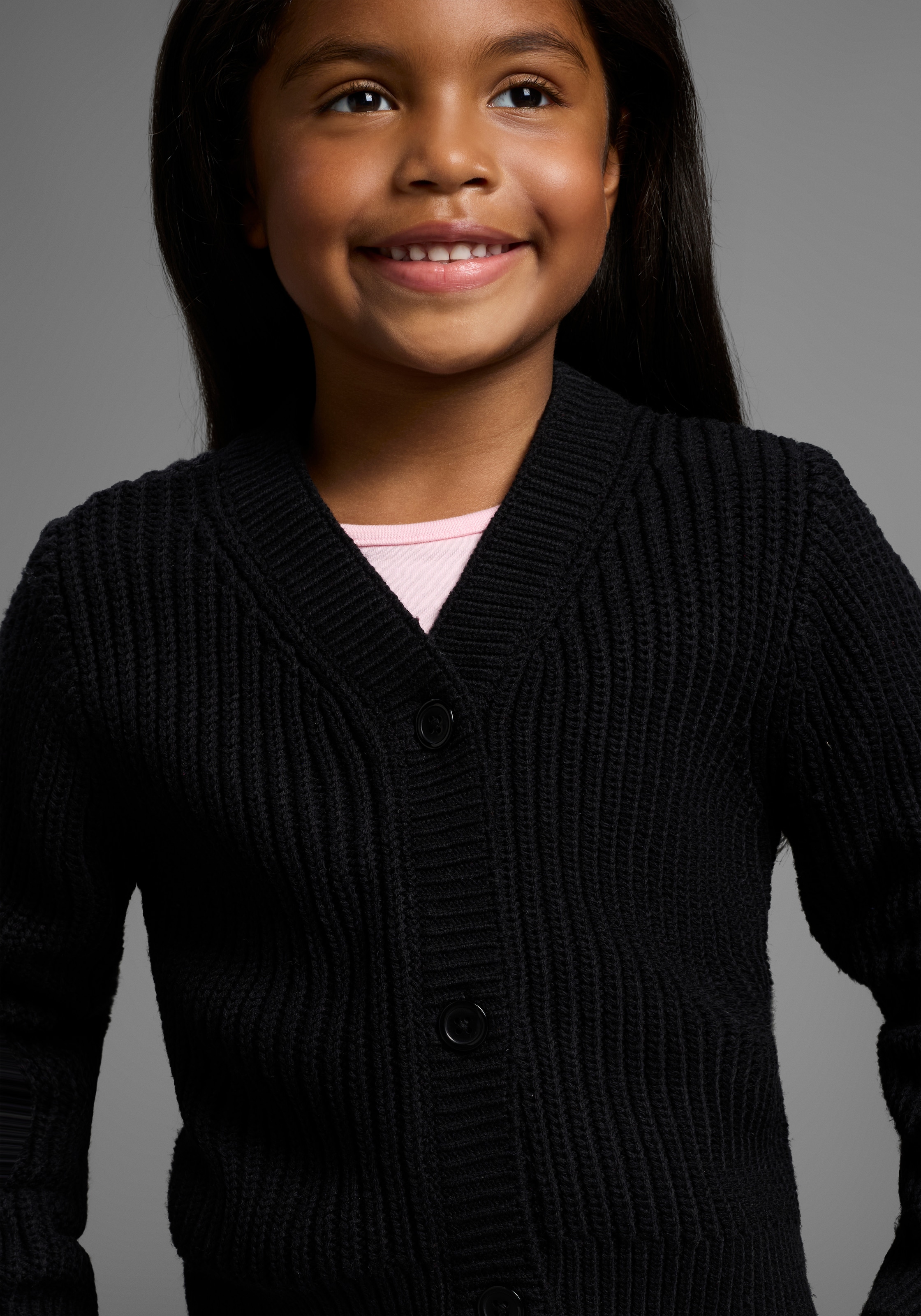 KIDSWORLD Strickjacke »Strickjacke Basic-Style« Strickjacke, toll zu allem zu kombinieren