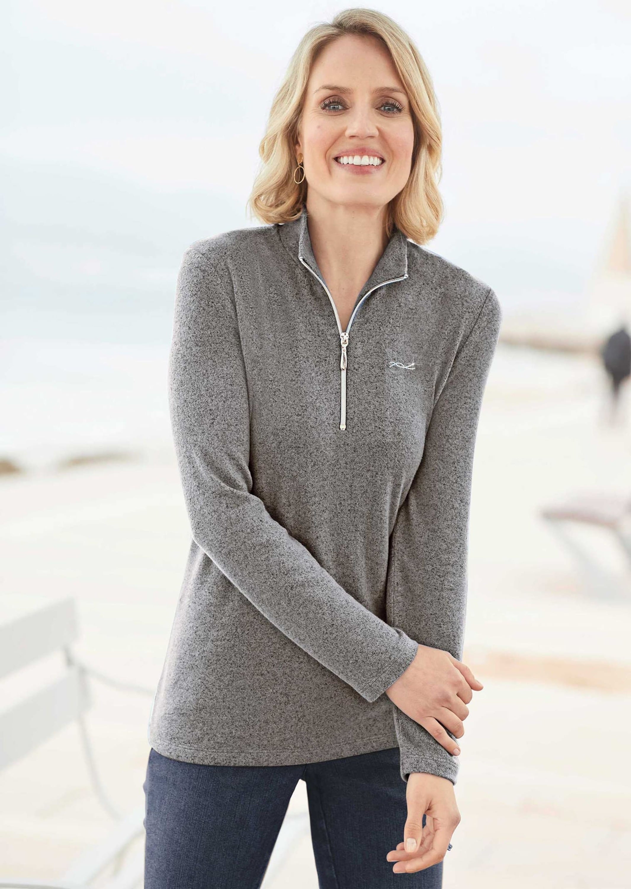 GOLDNER Strickpullover »Flauschshirt Flauschiges Stehbundshirt mit Reißverschluss und glänzendem, gesticktem Logo«