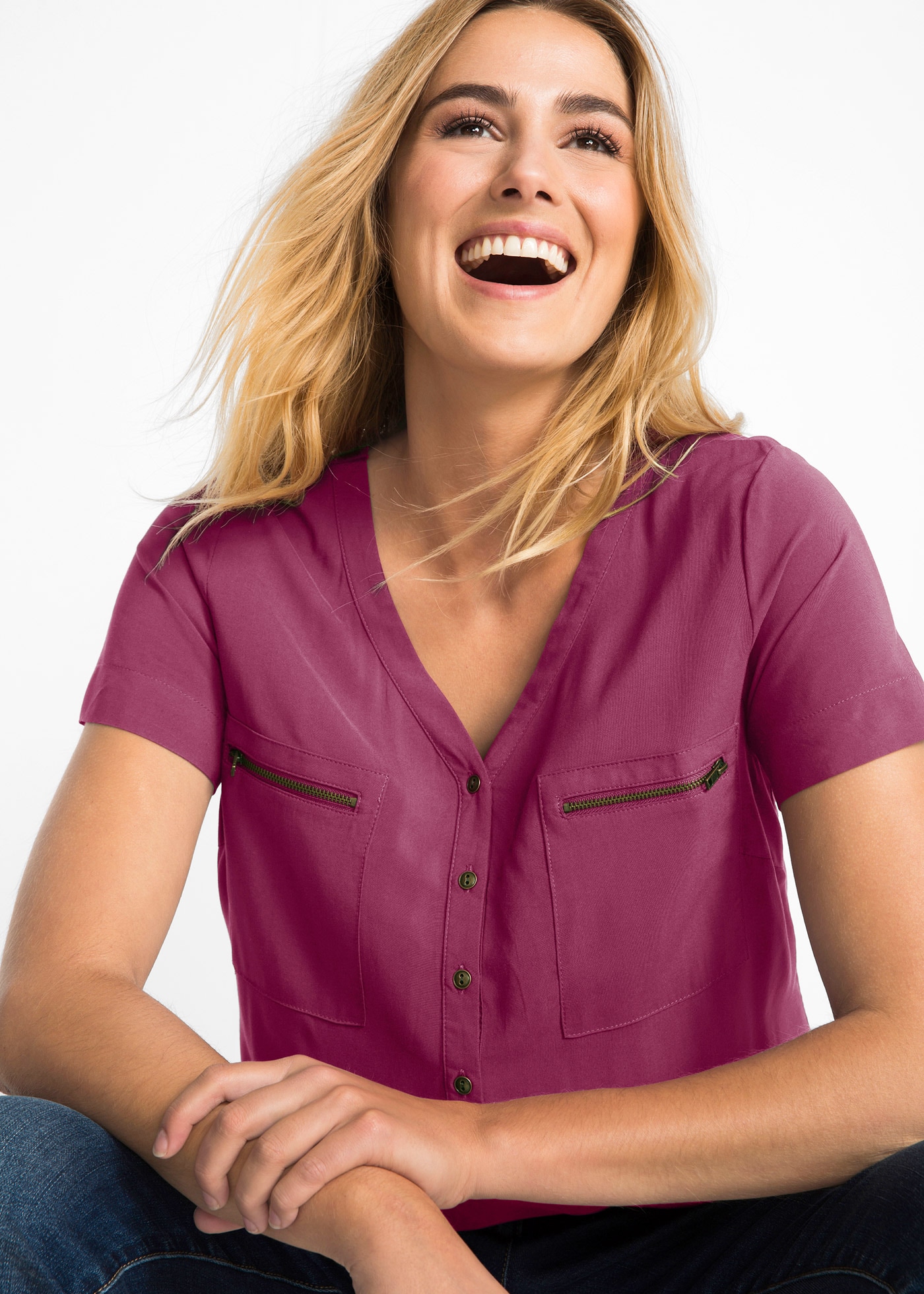 bonprix Kurzarmbluse bequeme Passform, aus Viskose, mit V-Ausschnitt mit kurzer Knopfleiste