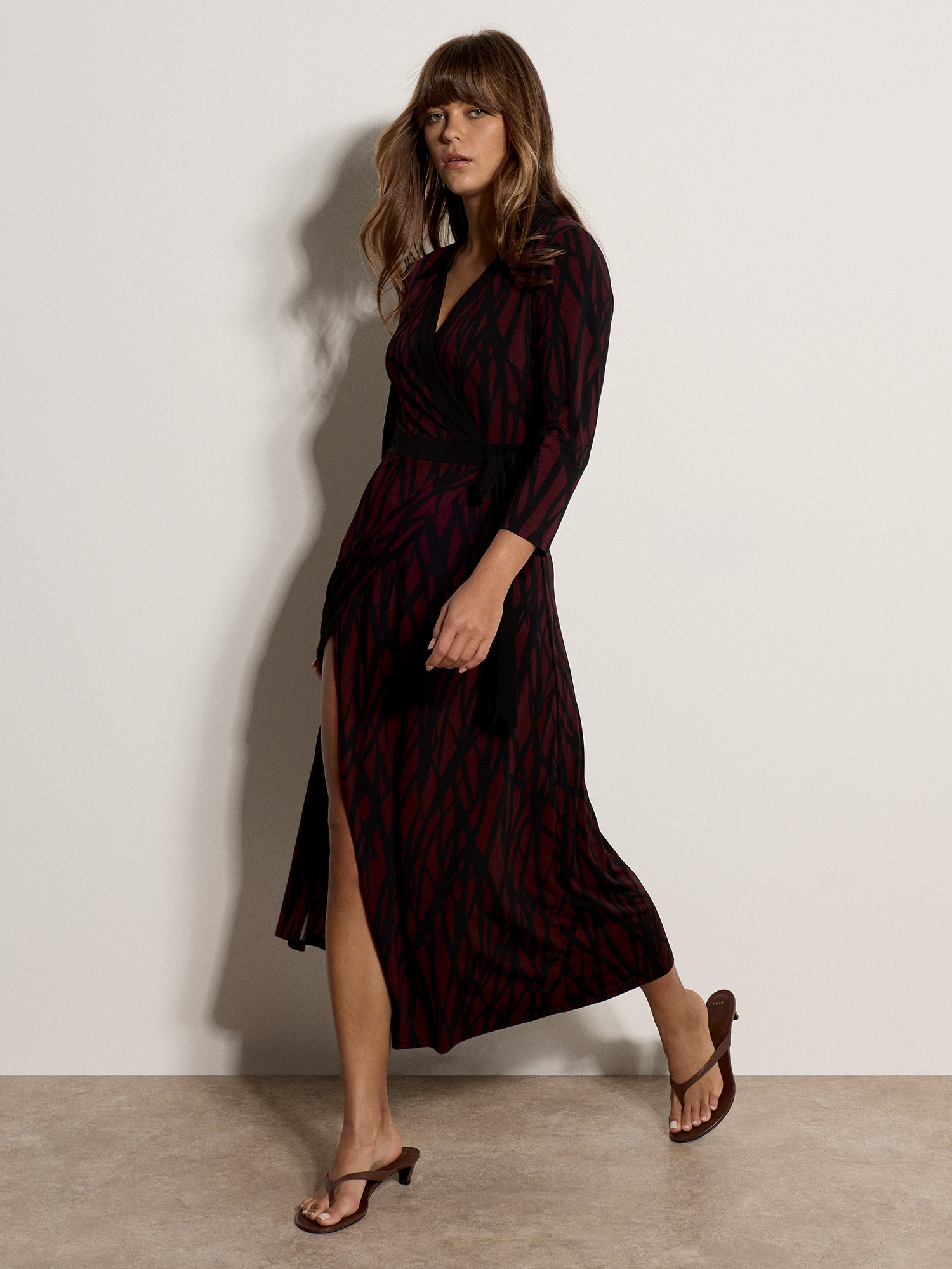 Apricot Maxikleid »Langes Kleid im Wickelstil« mit abstraktem Print