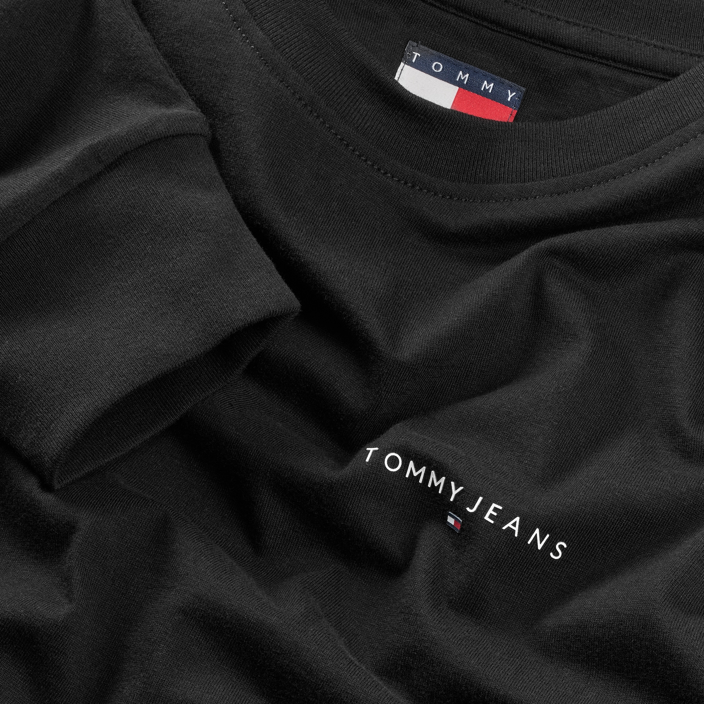 Tommy Jeans Langarmshirt »TJM SLIM CHEST LINEAR LS TEE EXT«, Mit Rundhalsausschnitt