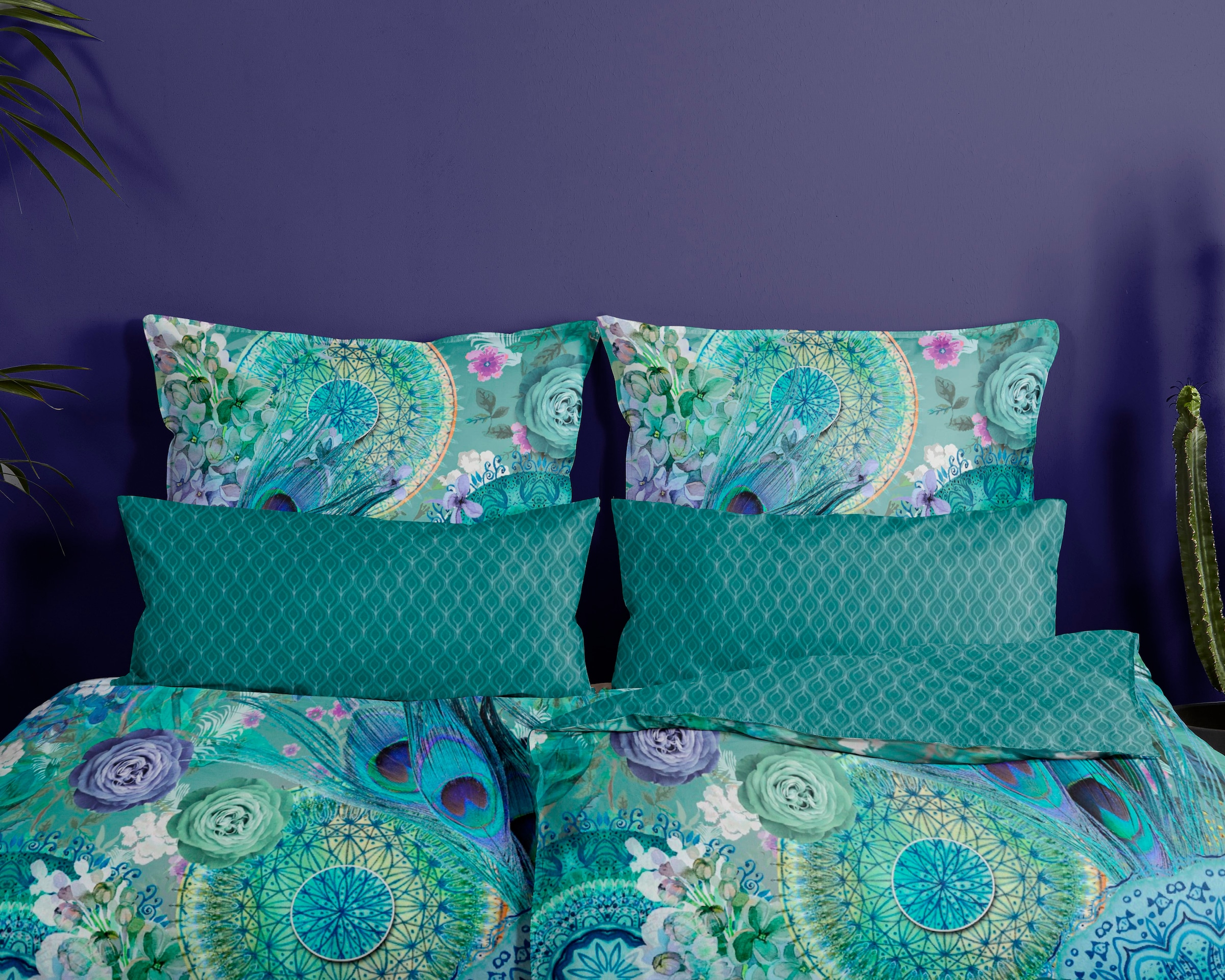 hip Wendebettwäsche »Kari«, Mako-Satin, 135x200, Reißverschluss, Wendeoptik, Mandala, Federn, Grün
