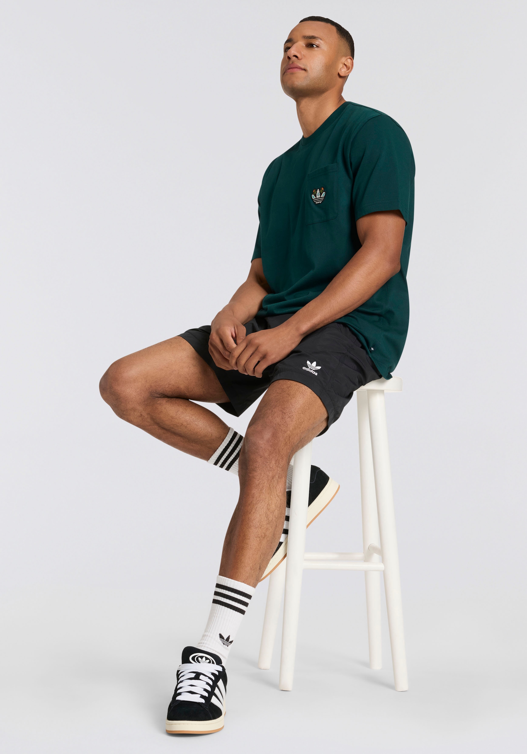 adidas Originals T-Shirt »MG LO SS T« lockere Passform, mit kleinem Trefoil auf Brusttasche