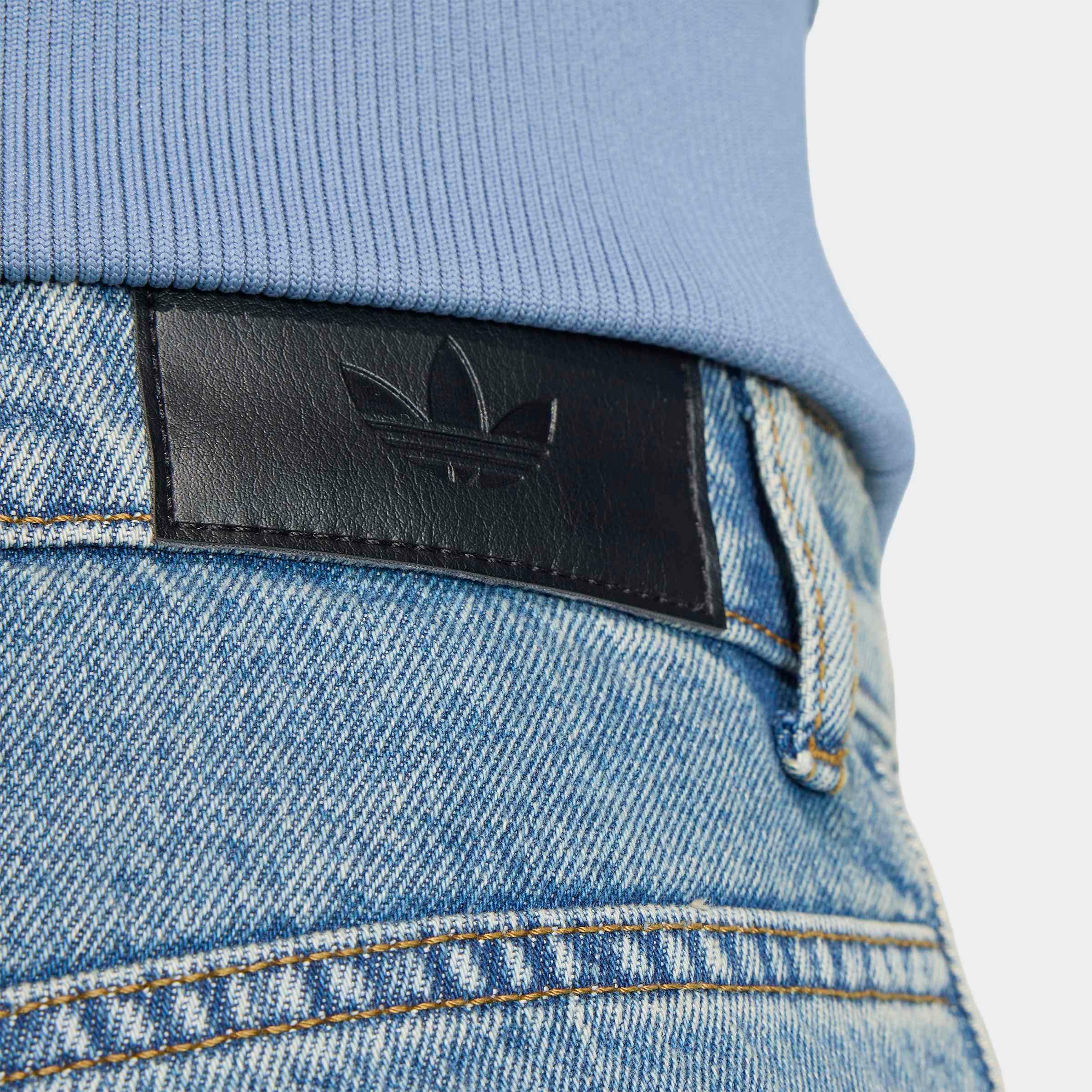 adidas Originals Shorts »FIREBIRD ADICOLOR DENIM-JORTS MITTELHOHER BUND BEIN GERADE GESCHNITTEN«
