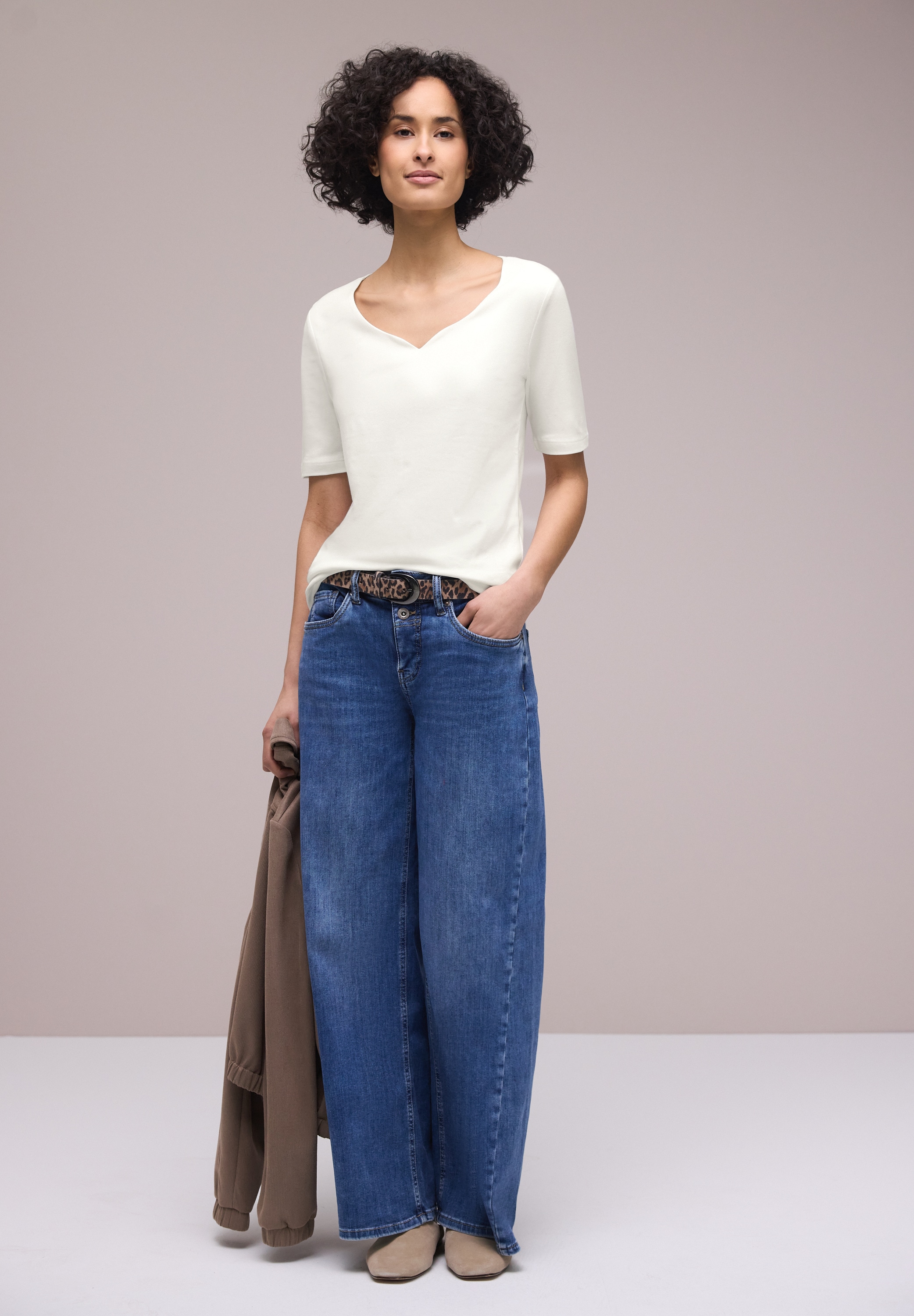 STREET ONE Kurzarmshirt »Style Ada« Sommershirt mit Herz-Ausschnitt