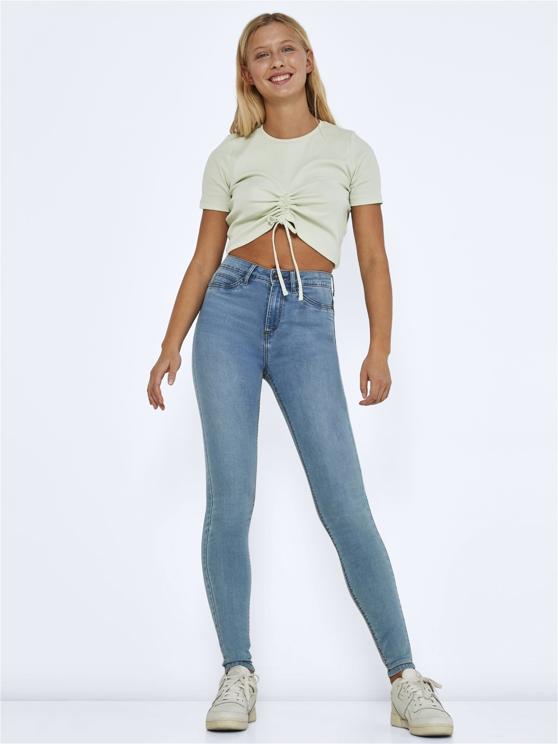 Noisy may Skinny-fit-Jeans »NMCALLIE HW SKINNY JEANS VI059LB NOOS«