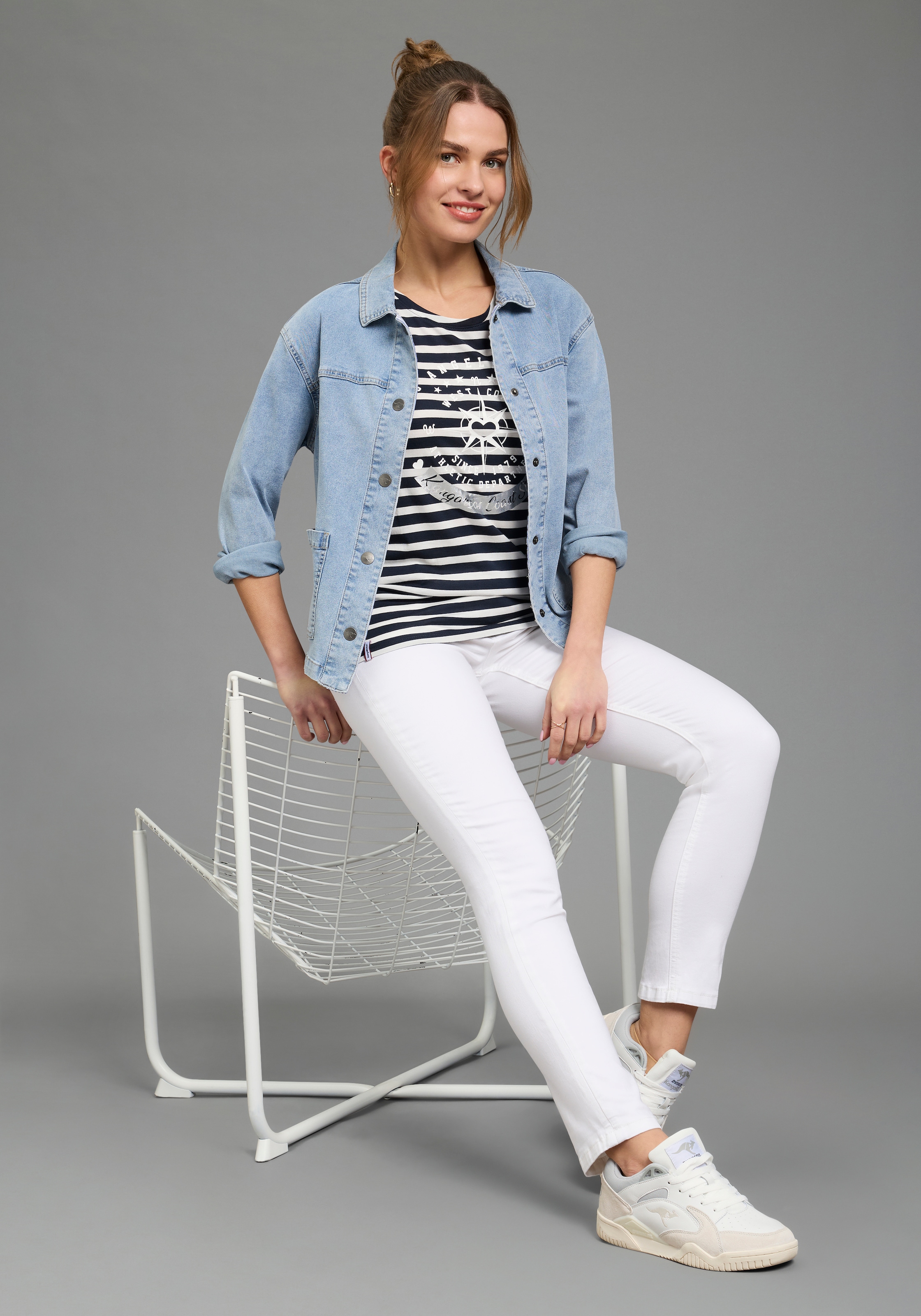 KangaROOS Print-Shirt Kurzarm,  figurbetonter Schnitt,  mit Metallic-Print