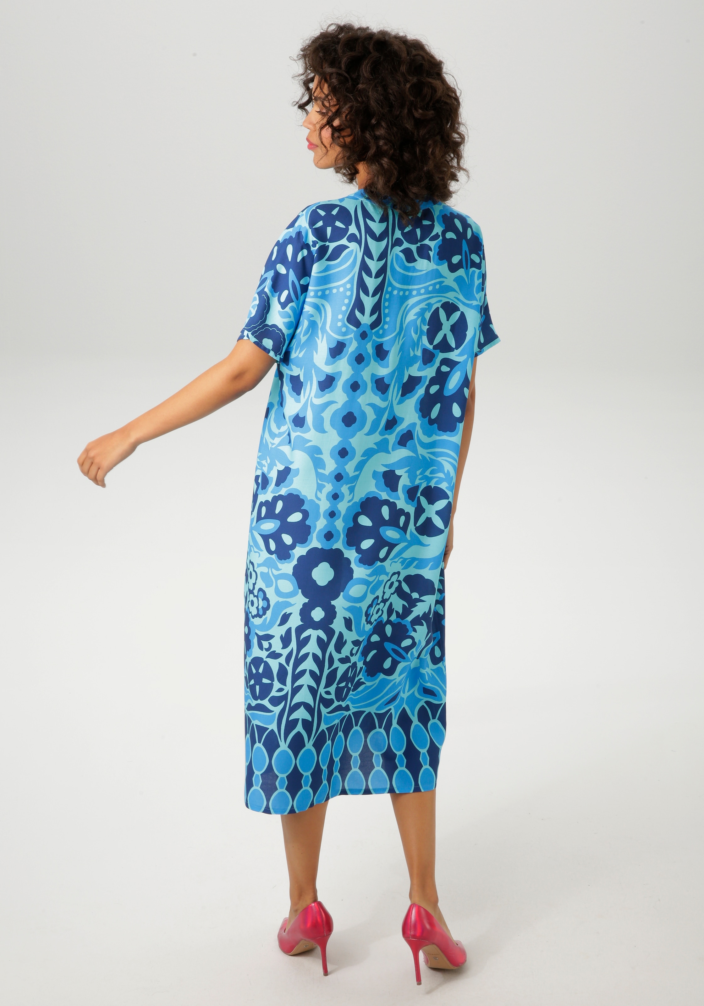 Aniston CASUAL Sommerkleid, mit extravagantem, grafischen Druck