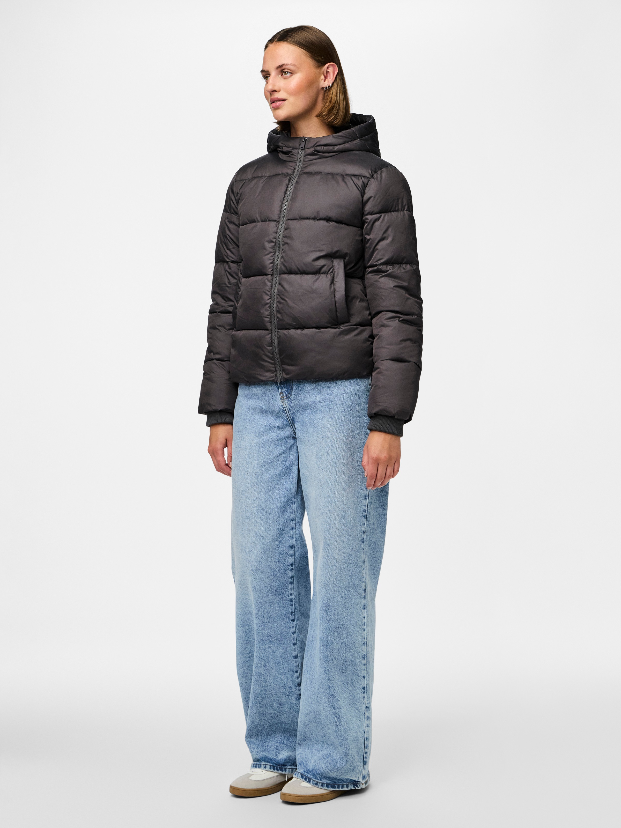 pieces Steppjacke »PCBEE NEW SHORT PUFFER JACKET NOOS BC«, mit Kapuze