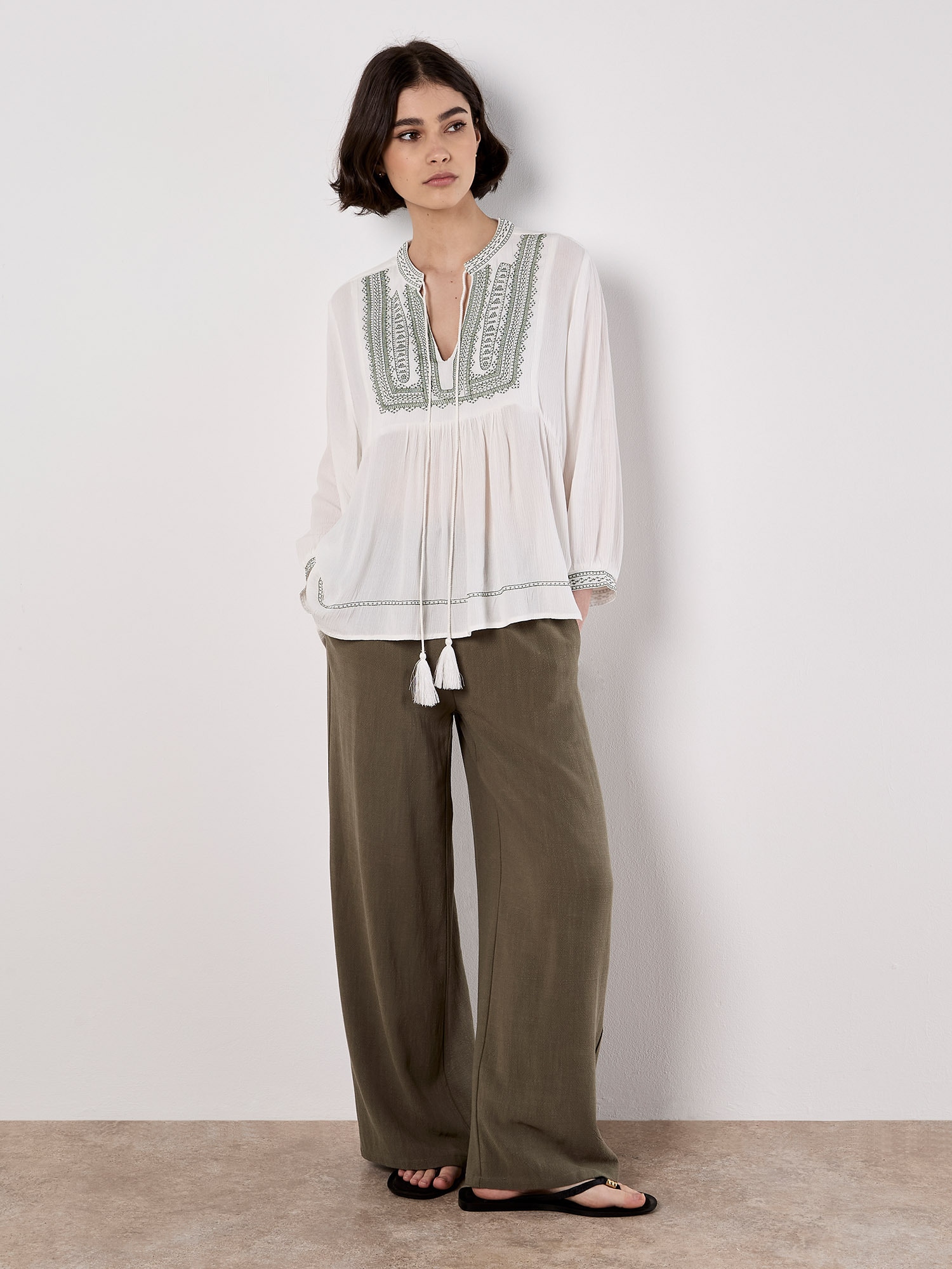 Apricot Klassische Bluse »Bluse« mit Stickerei