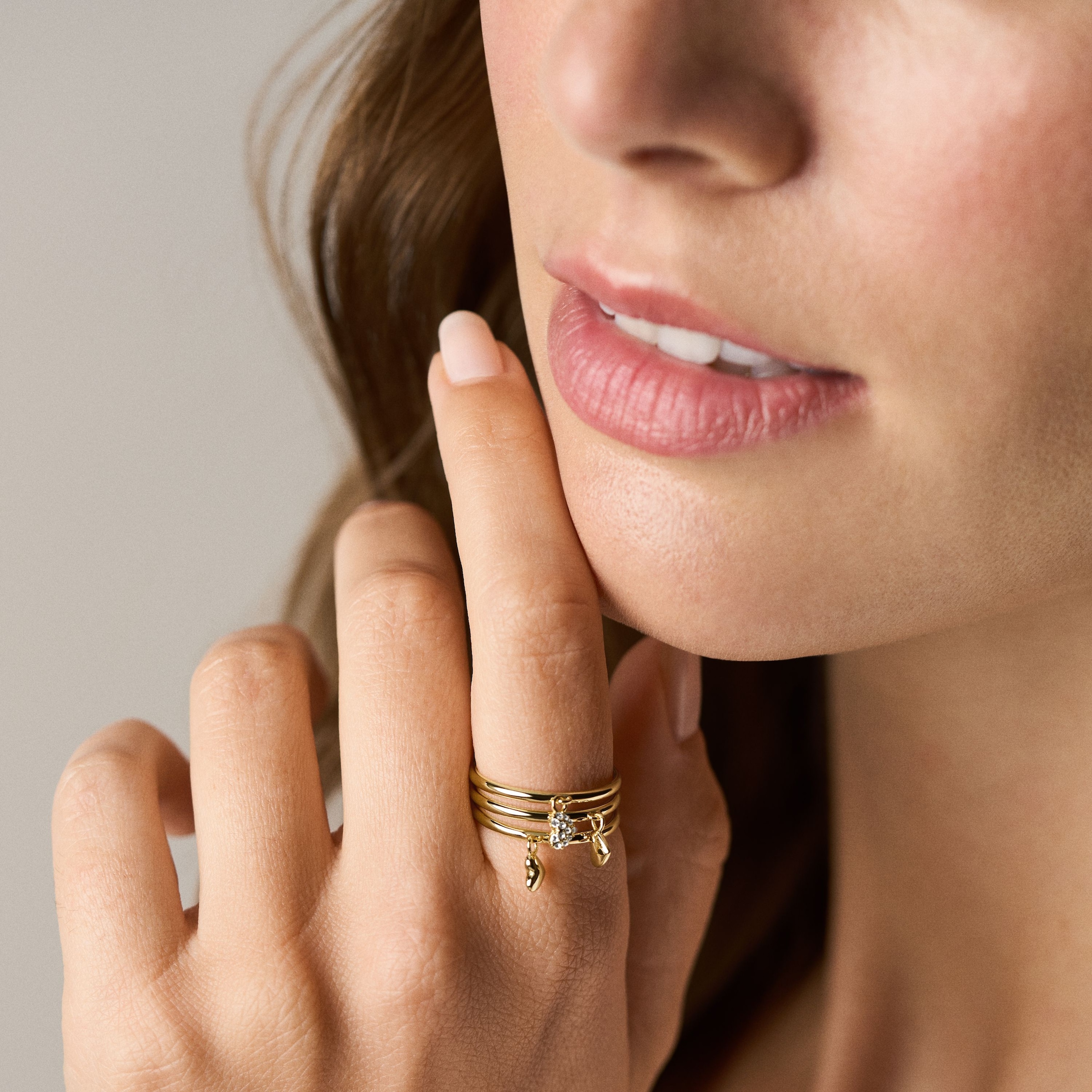 Fossil Fingerring »Schmuck Geschenk Metall SUTTON Herzen« mit Glasstein