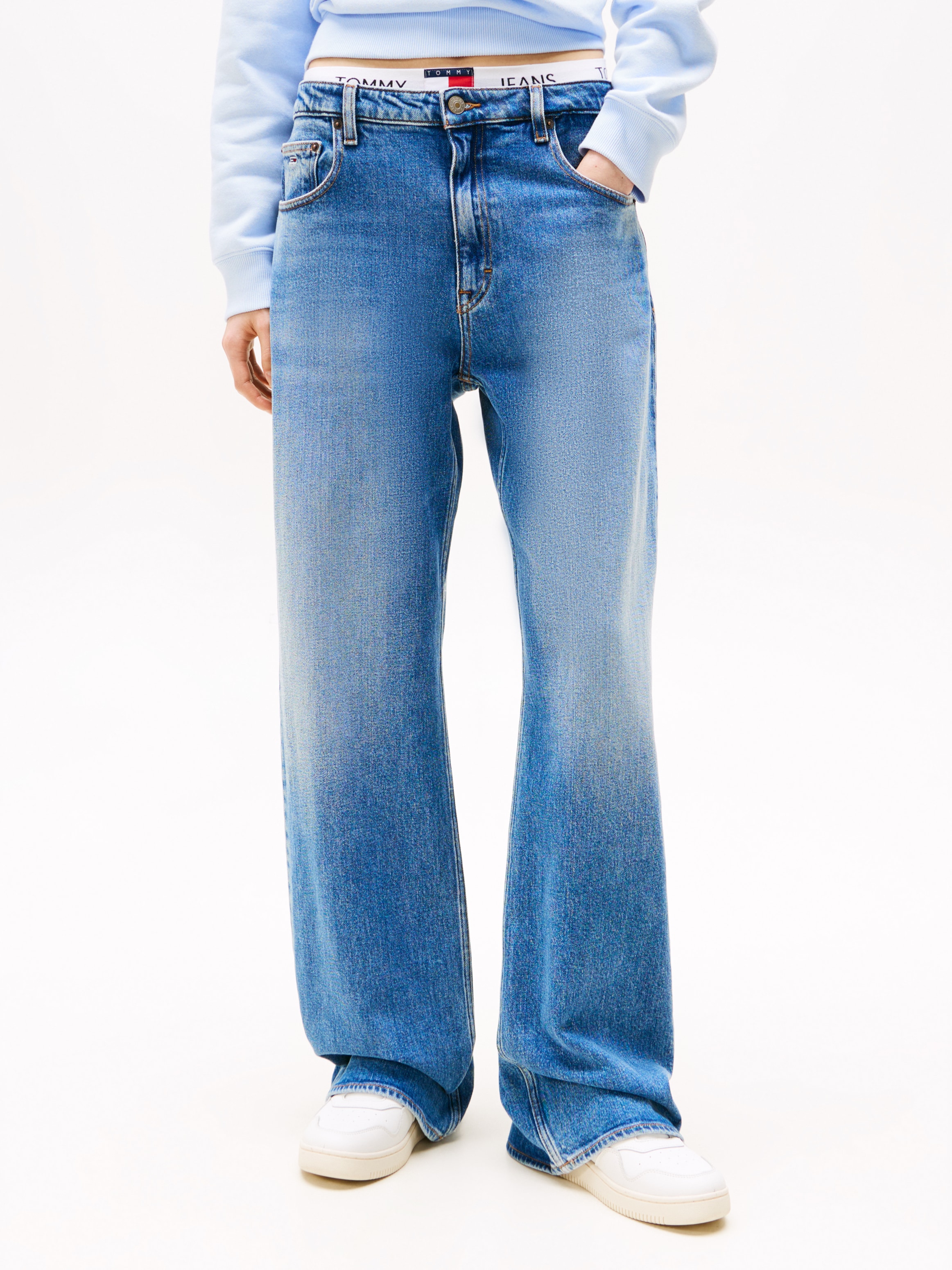 Tommy Jeans Relax-fit-Jeans »MIA MR RLXD STR«, in blauer Waschung, mit Hammerschlaufe
