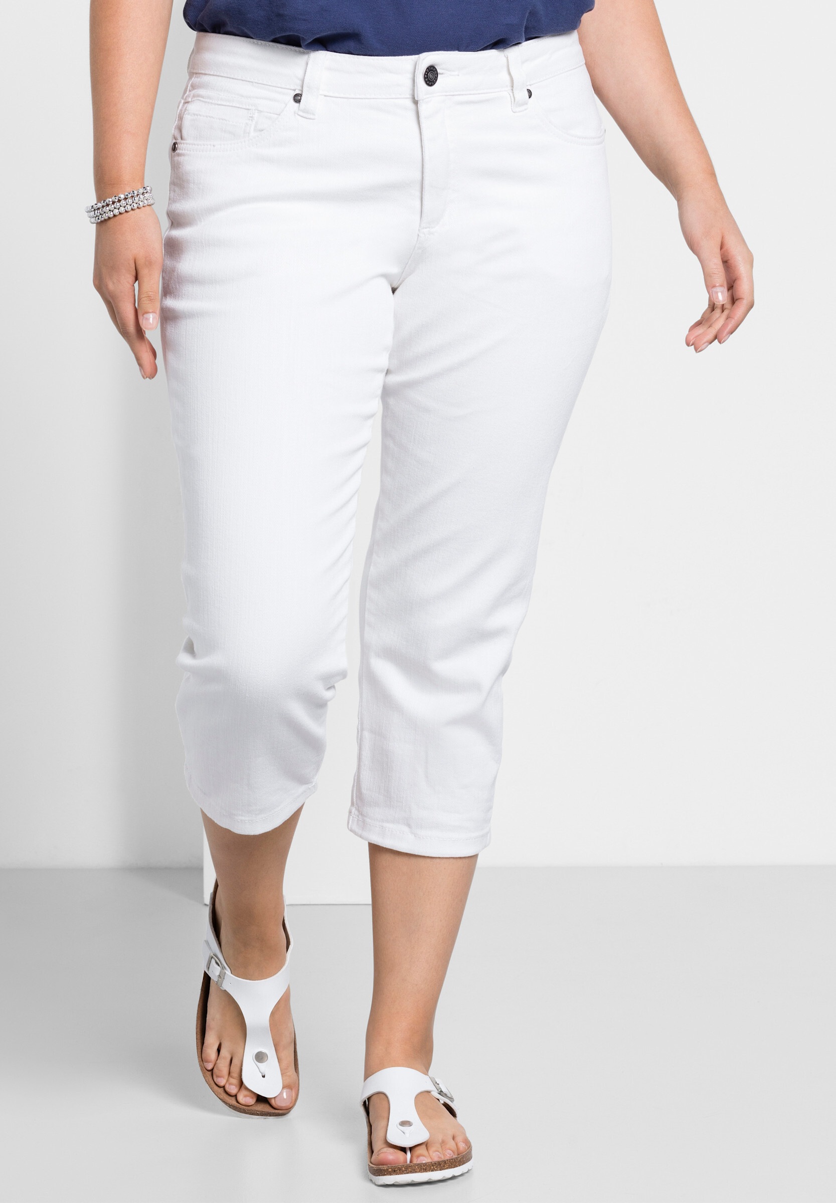 Sheego 5-Pocket-Jeans »Caprijeans Caprijeans mit Krempelfunktion« mit Used-Effekten
