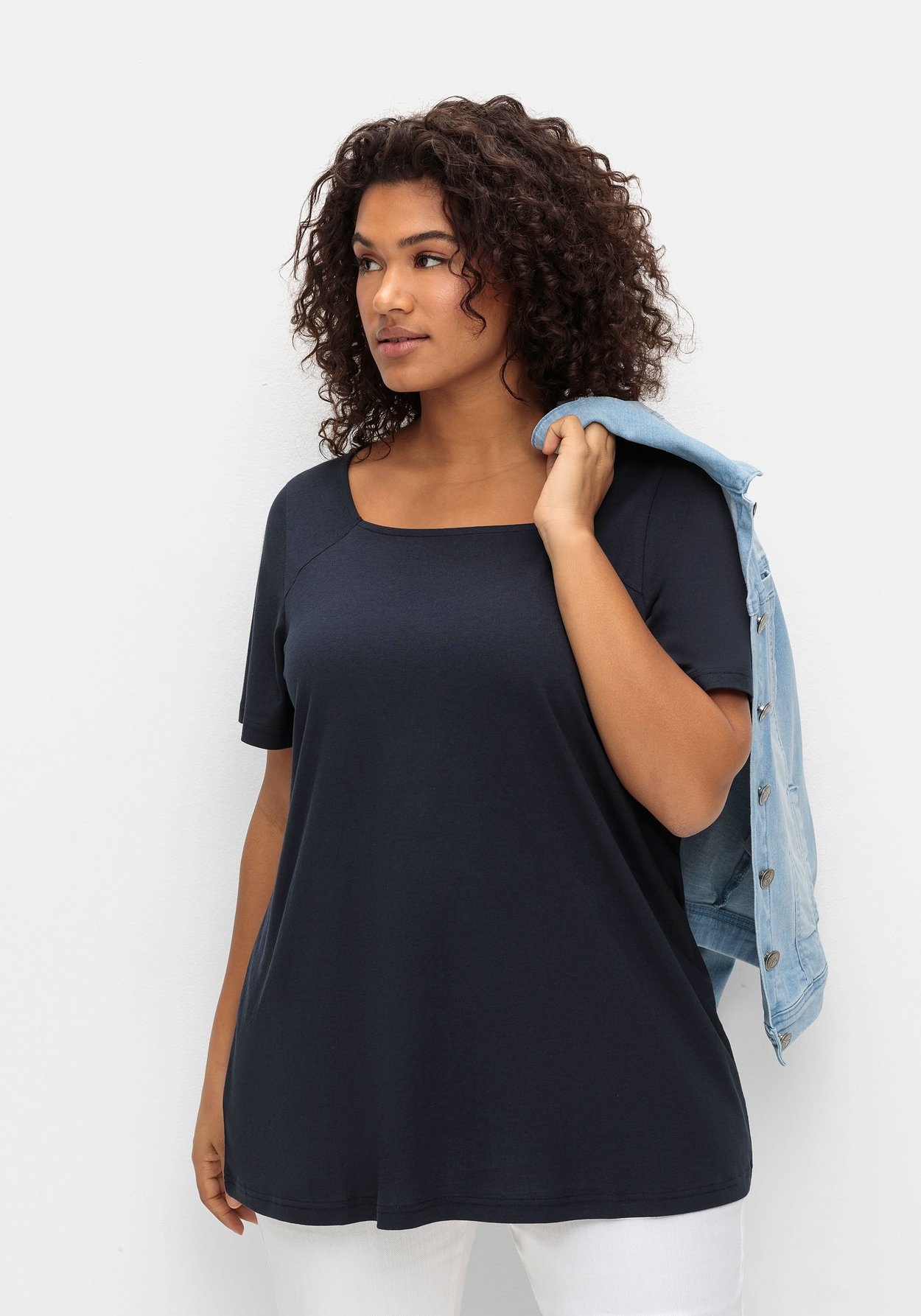 Sheego T-Shirt »Shirt mit Flügelärmeln und Karree-Ausschnitt«, mit Flügelärmeln und Karree-Ausschnitt