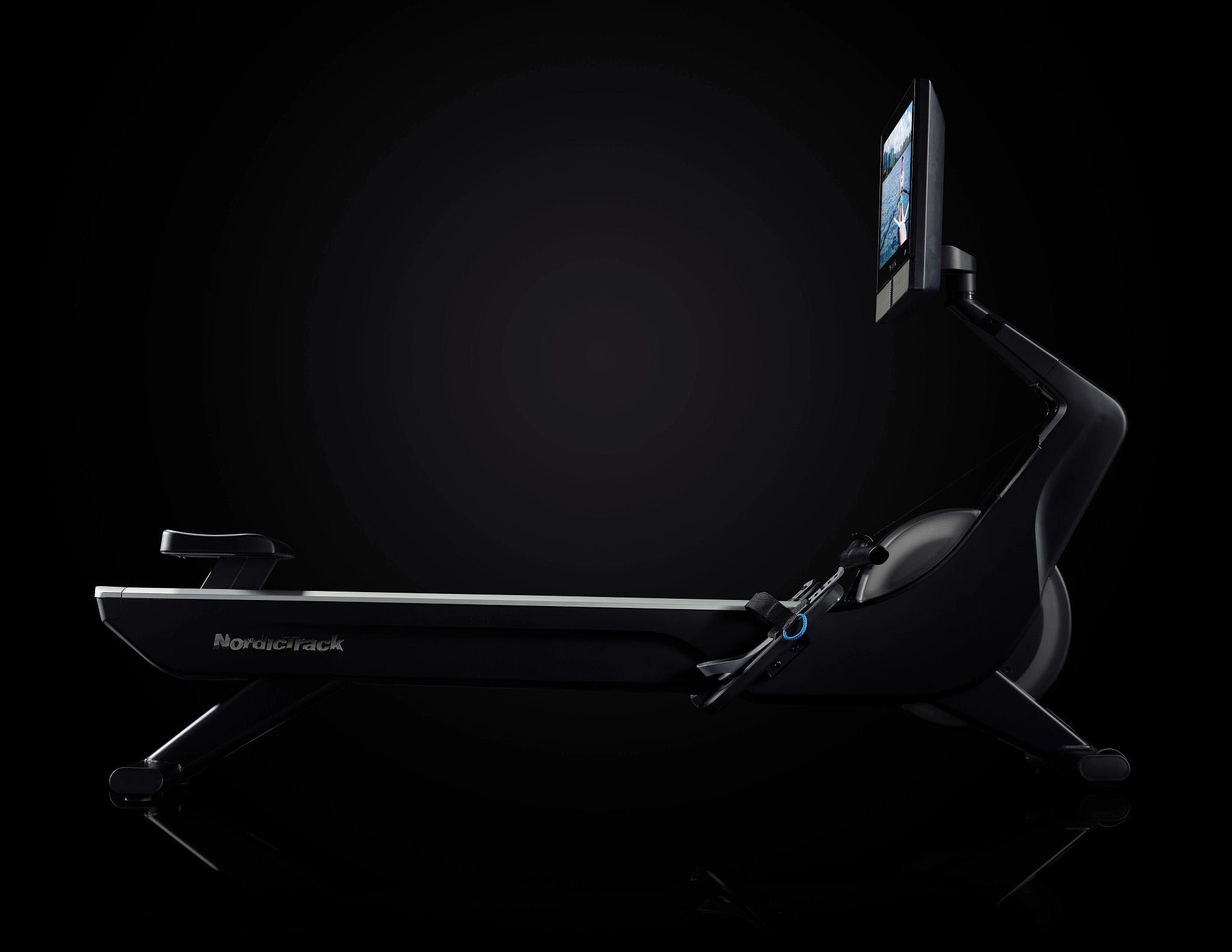 NordicTrack Rudergerät »NordicTrack RW900«, (iFIT-fähiges Rudergerät mit schwenkbarem 22'' Touchscreen), Rudermaschine, 26 Widerstandsstufen, Magnetbremssystem