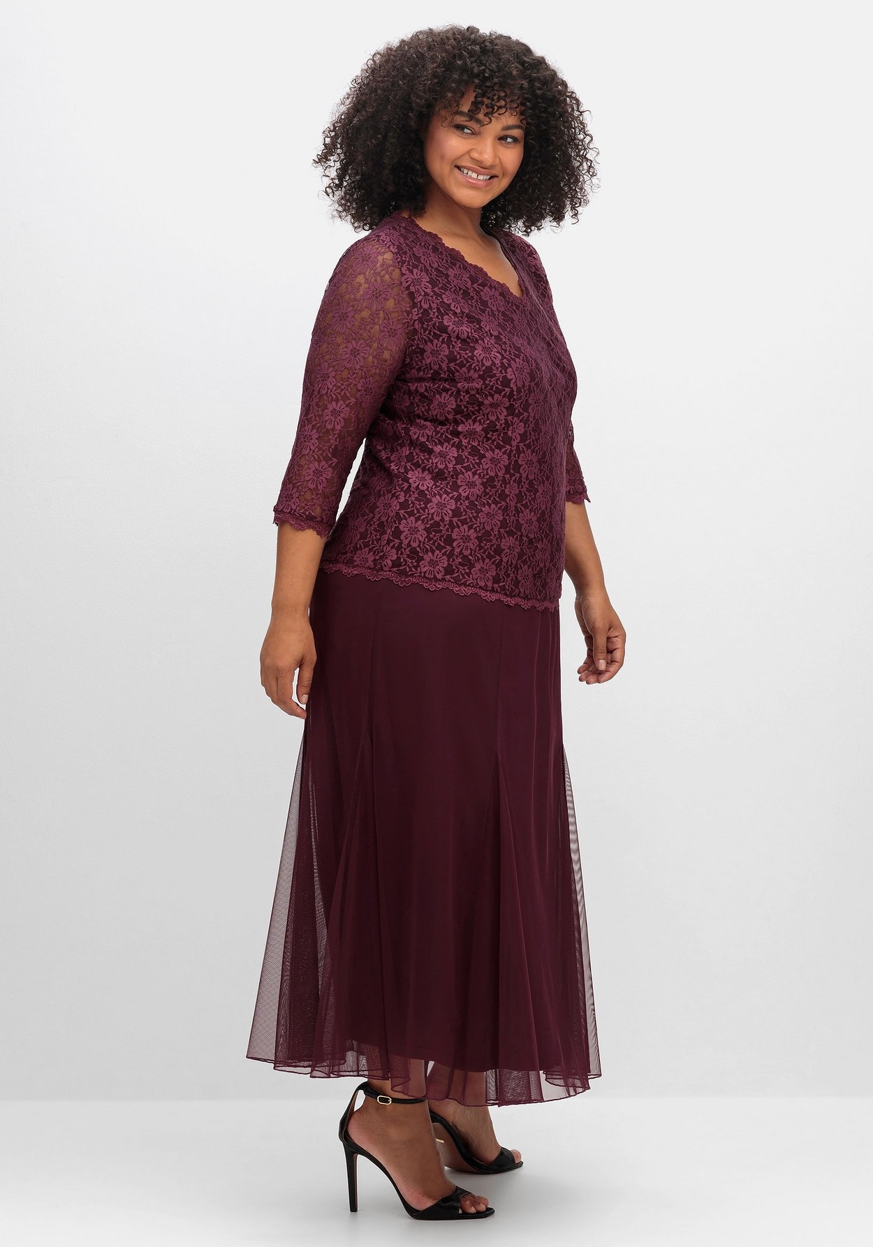 Sheego Abendkleid »Abendkleid mit Spitzenoberteil und Chiffonrock«, mit Spitzenoberteil und Chiffonrock
