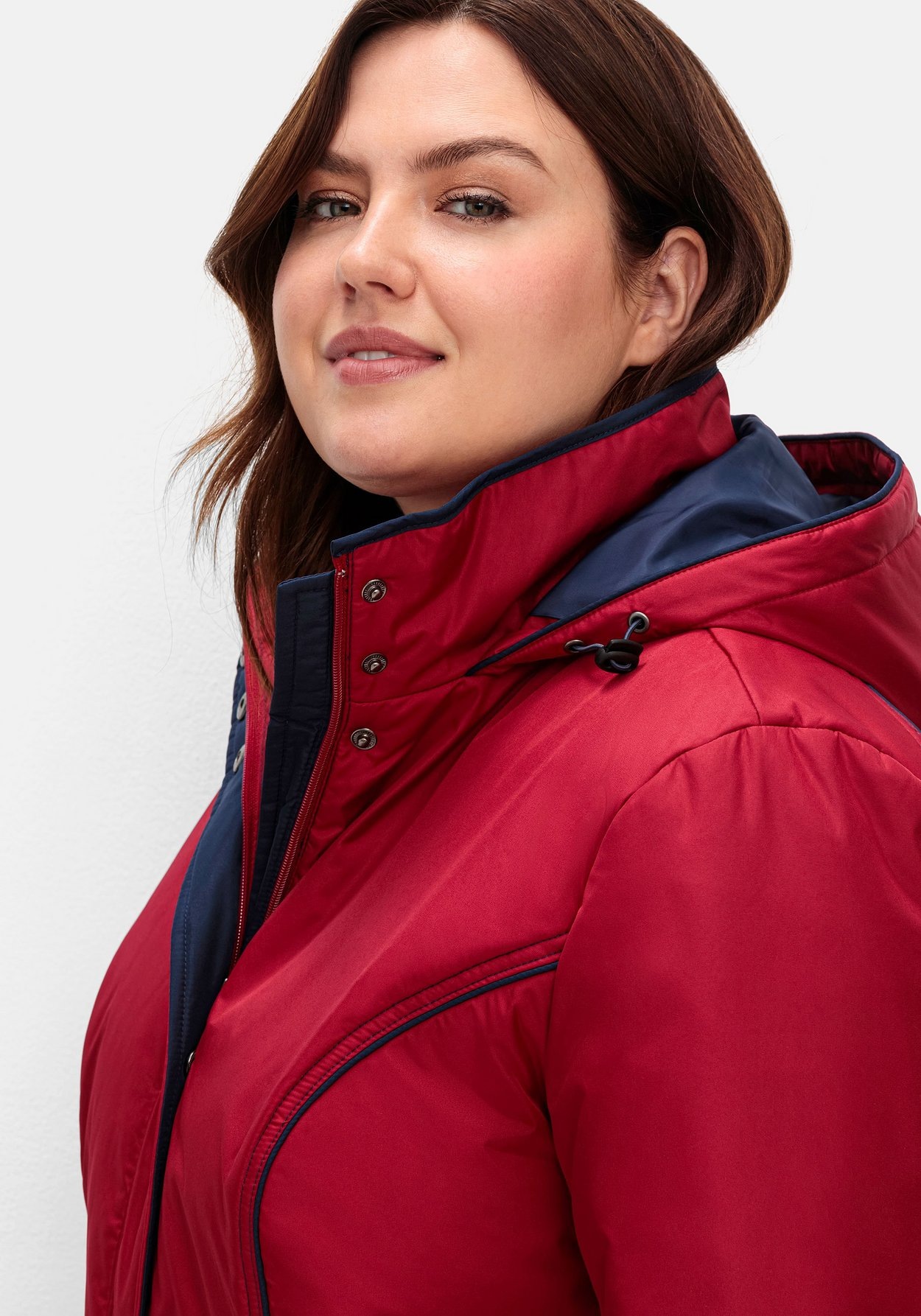 Sheego Outdoorjacke »Funktionsjacke wärmend, wind- und wasserabweisend«, mit Kapuze, wärmend, wind- und wasserabweisend