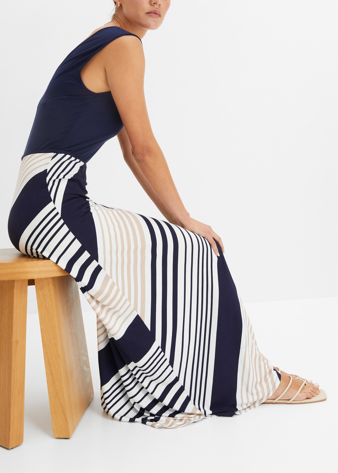 bonprix Maxikleid für Frühjahr und Sommer, aus Viskose, ohne Ärmel, bedruckter Rock
