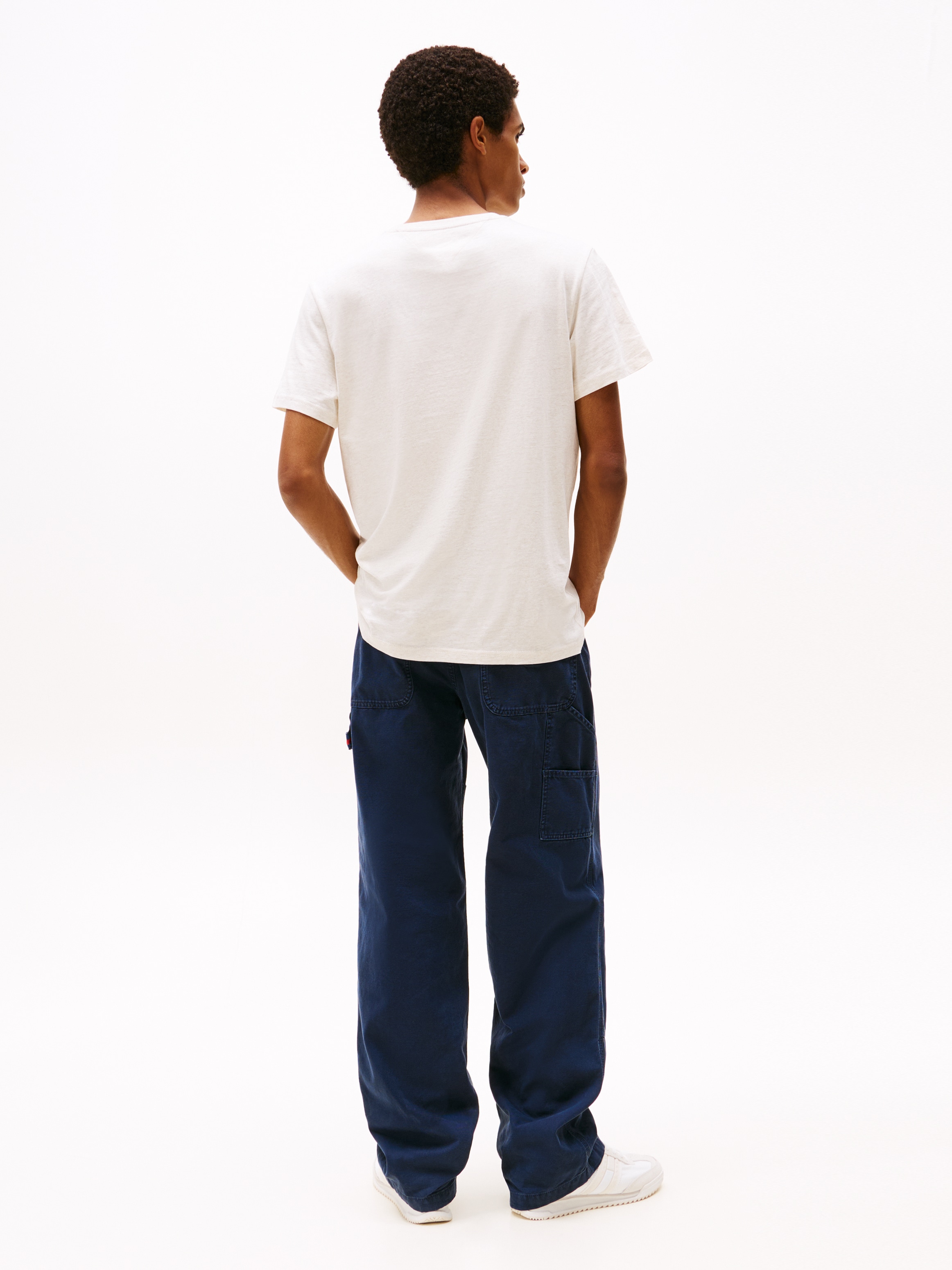 Tommy Jeans T-Shirt »TJM SLIM ESSENTIAL FLAG TEE EXT«, Mit Rundhalsausschnitt