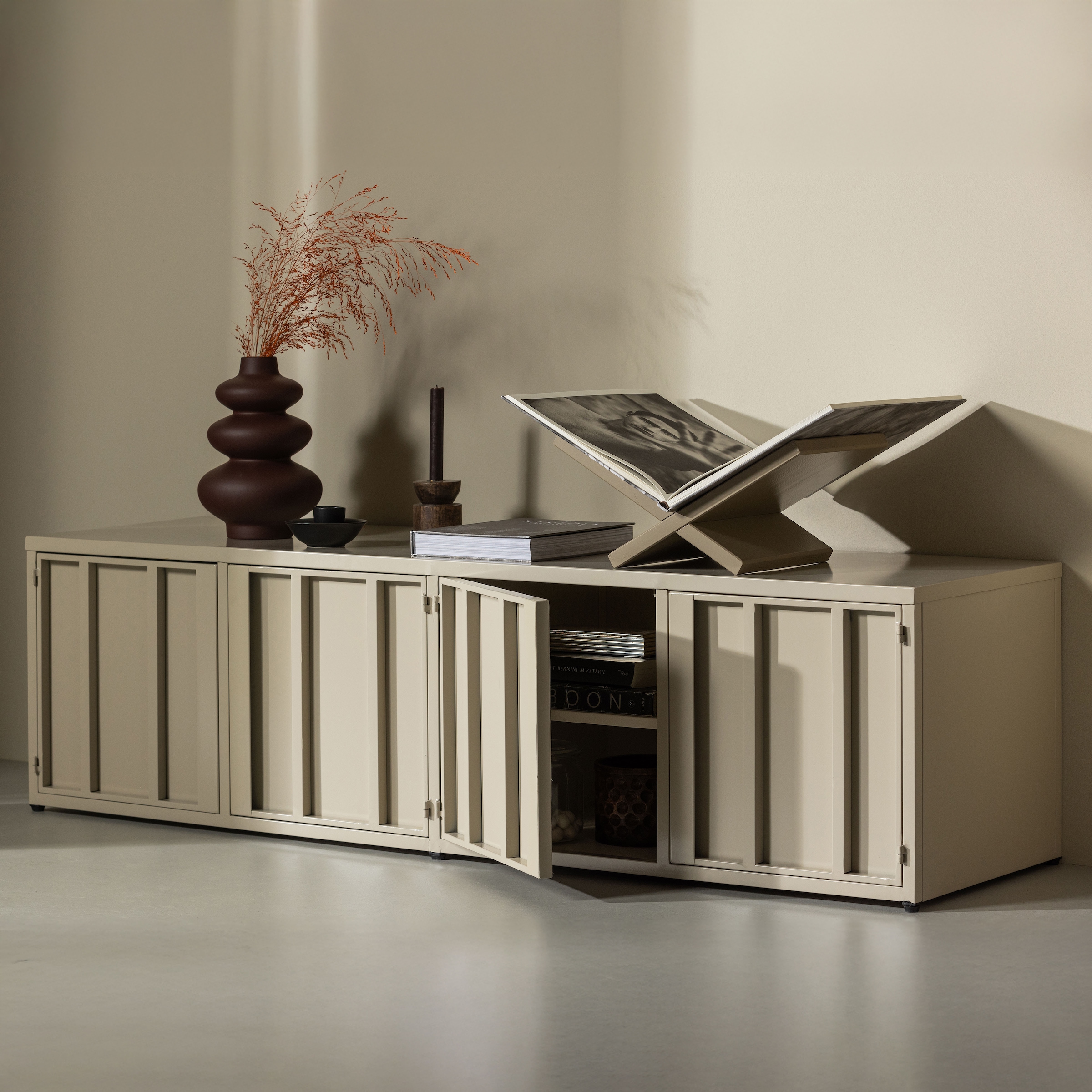 WOOOD Lowboard »WOOOD LEVEL TV-SCHRANK METALL« Level TV-Möbel WOOOD mit Stauraum, Stil und ordentliche Kabelführung