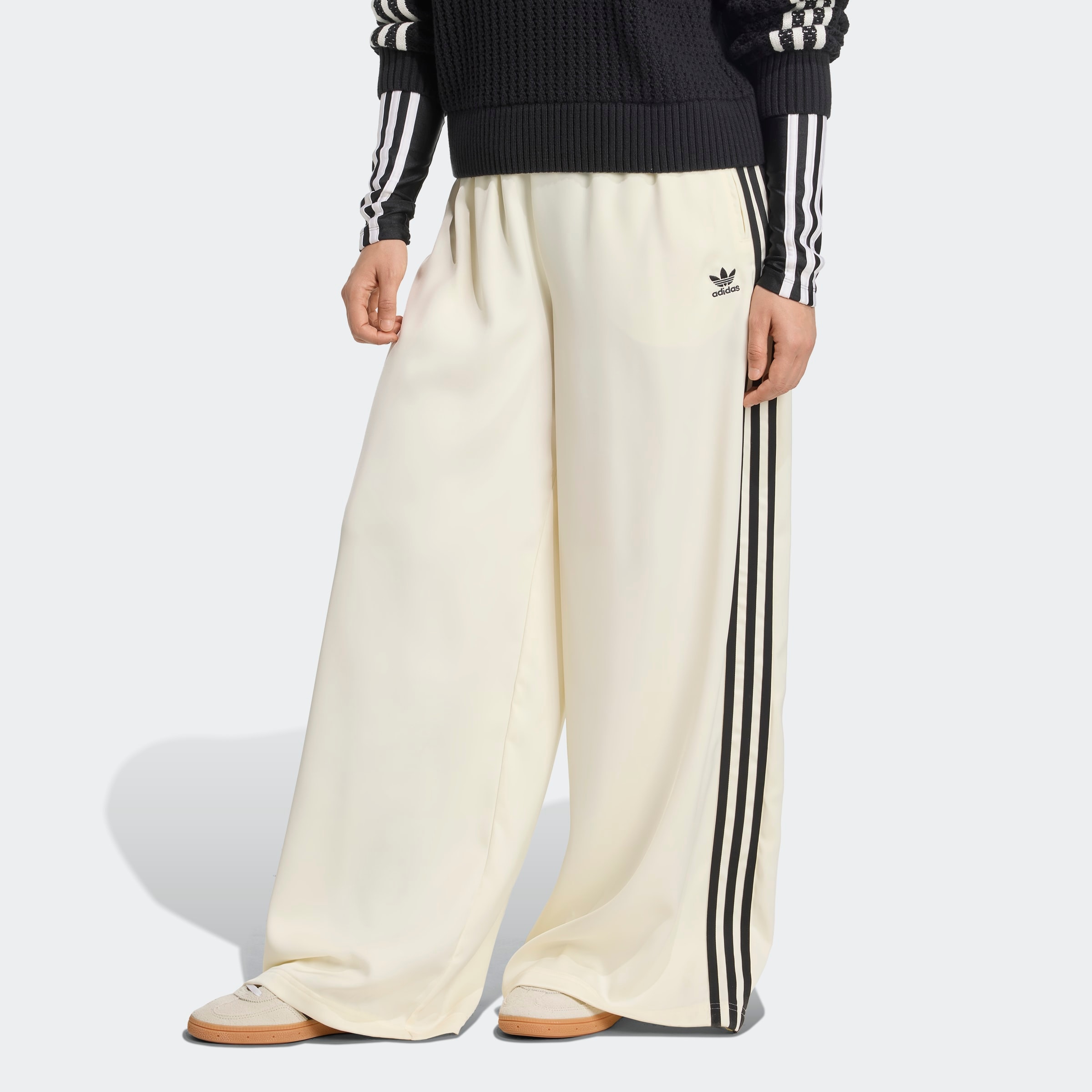 adidas Originals Sporthose »SATIN TP WL«  normal-weite Passform, sportlicher Stil, aus Polyester und Elasthan