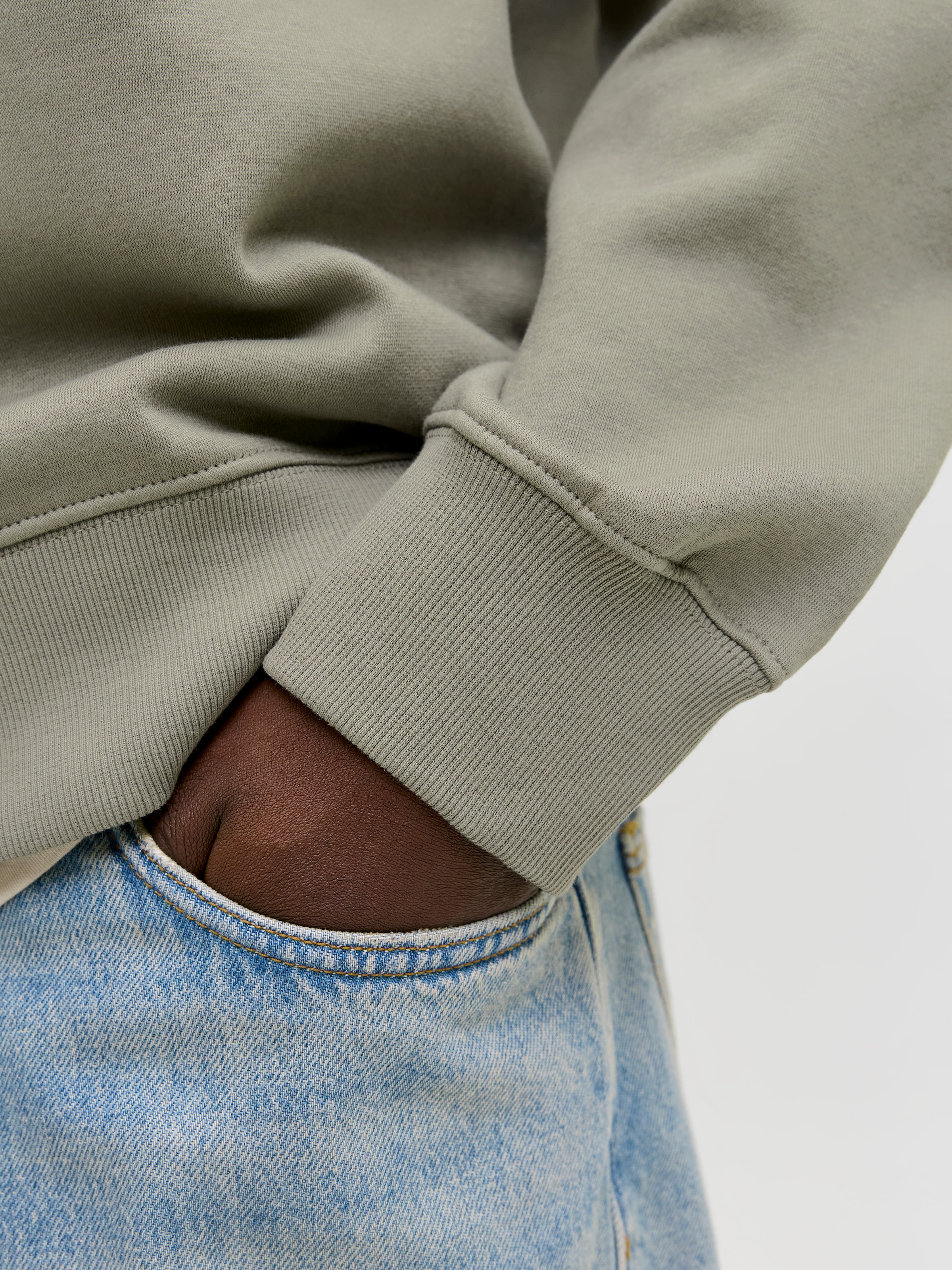 Jack & Jones Sweatshirt »JJESTAR BASIC SWEAT CREW NECK NOOS«, mit Rundhalsausschnitt
