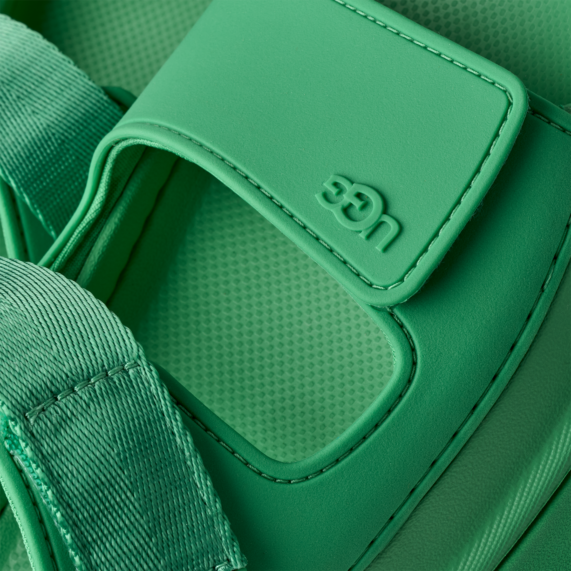 UGG Plateausandale »GOLDENGLOW«  , Sommerschuh, Strandschuh, Plateausandale mit Klettverschlüsse