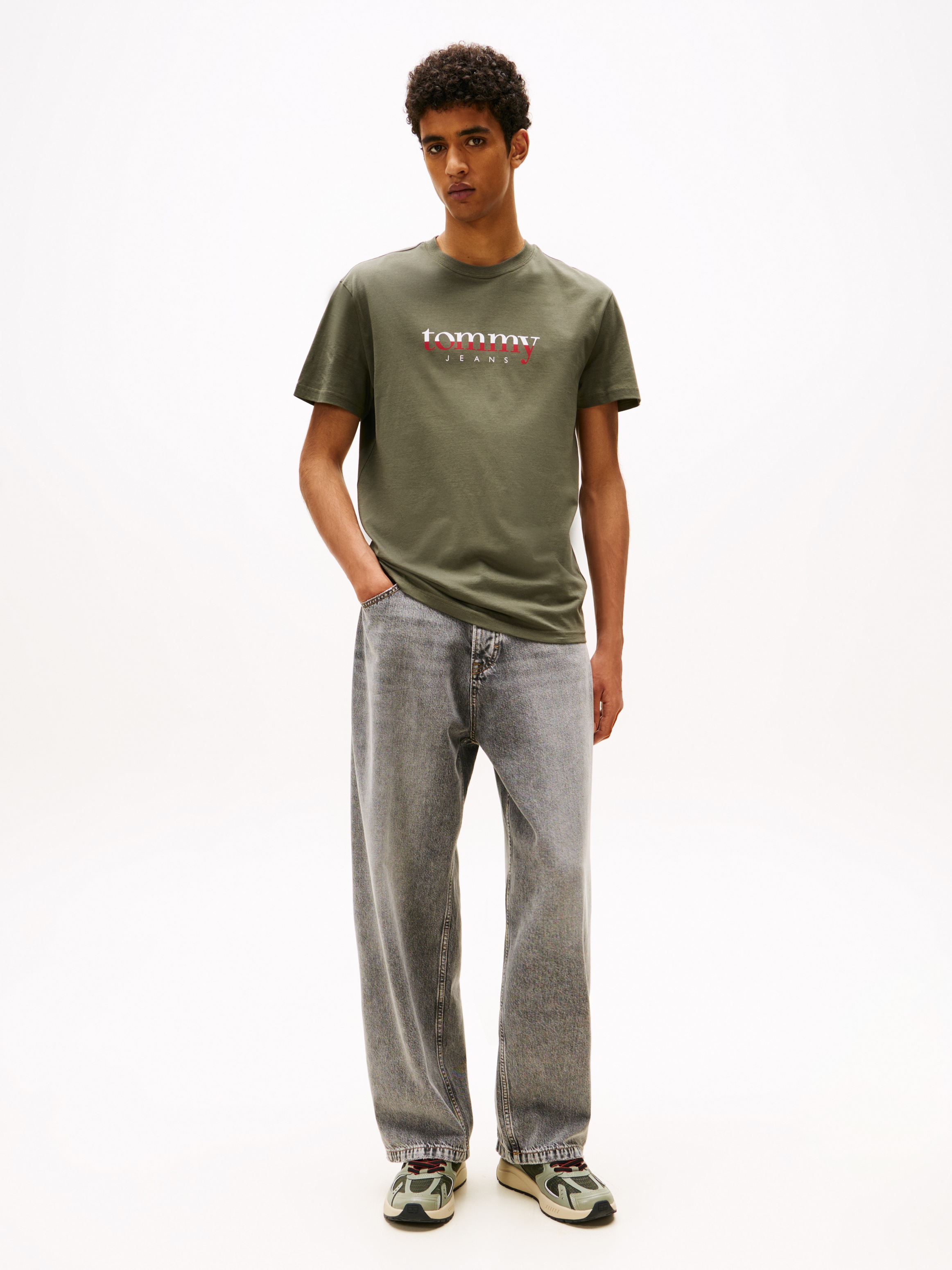 Tommy Jeans T-Shirt »aus Jersey mit Logo«