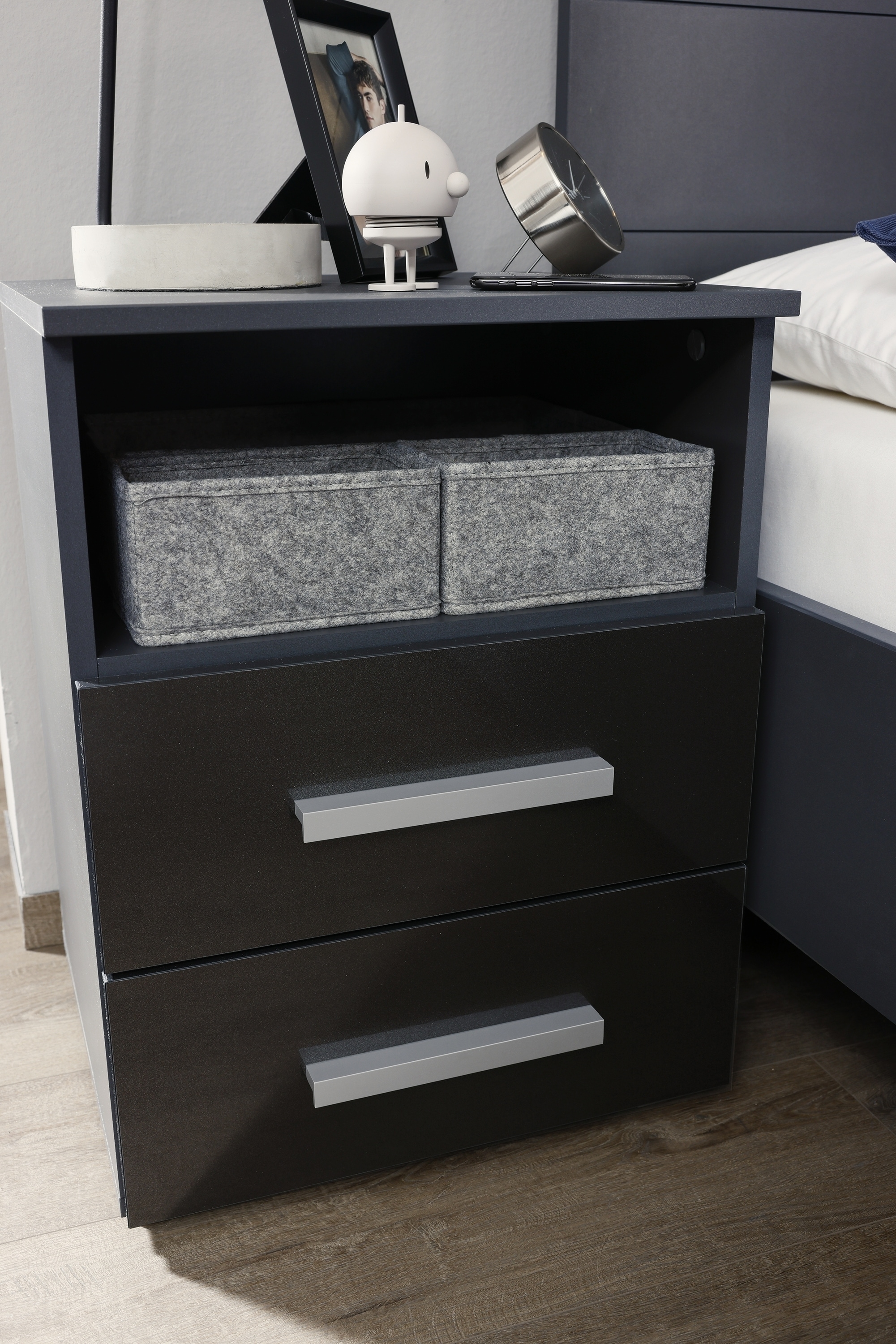 rauch Nachtkommode »Nachttisch Nachtkonsole Nachtschrank KOLUNA mit Hochglanzfront«, mit 2 Schubladen und Nische für viel Stauraum MADE IN GERMANY