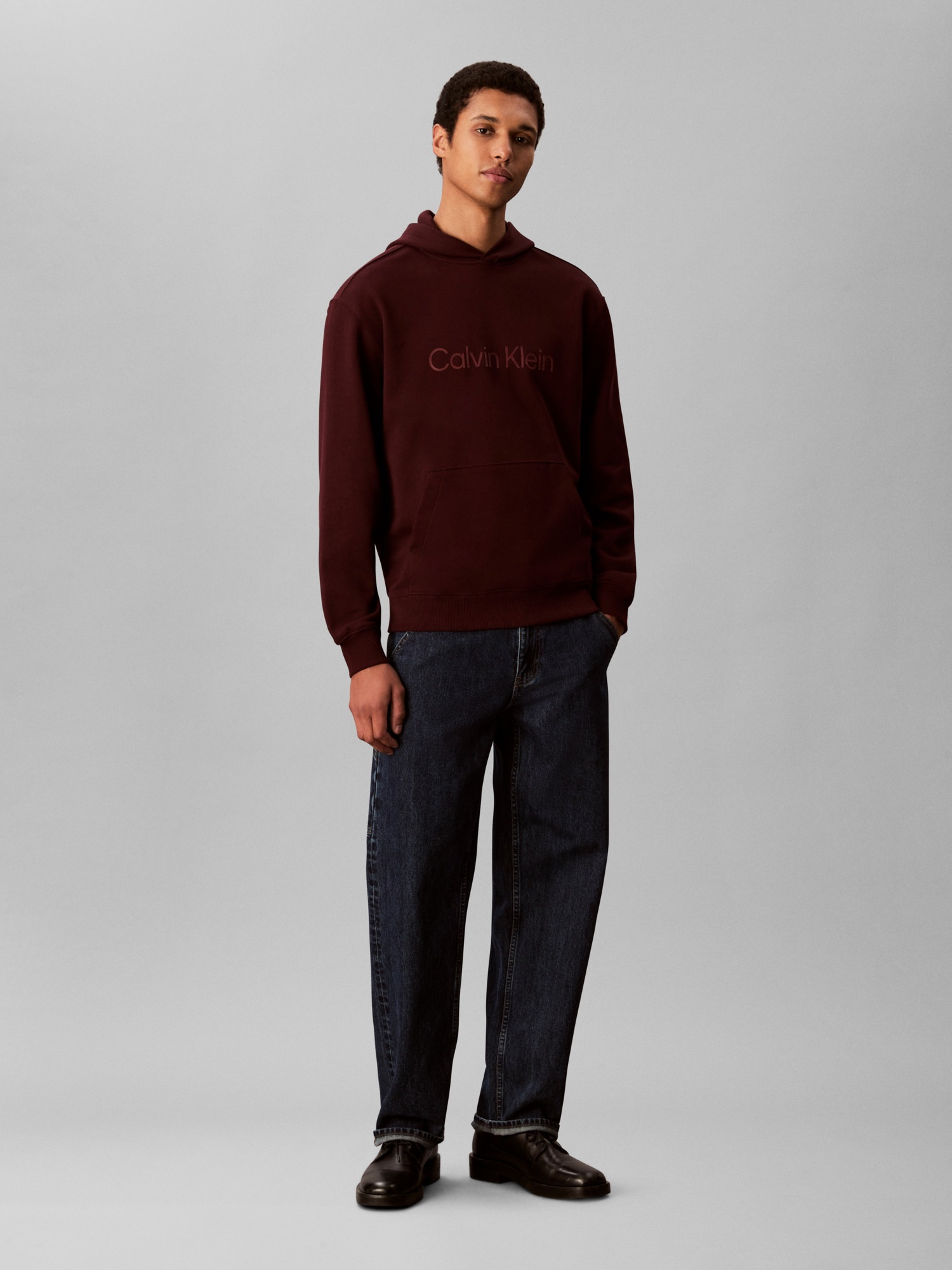 Calvin Klein Kapuzensweatshirt »LS EU STANDARD LOGO 350TERRY PO«, Mit Rundhalsausschnitt, regular fit