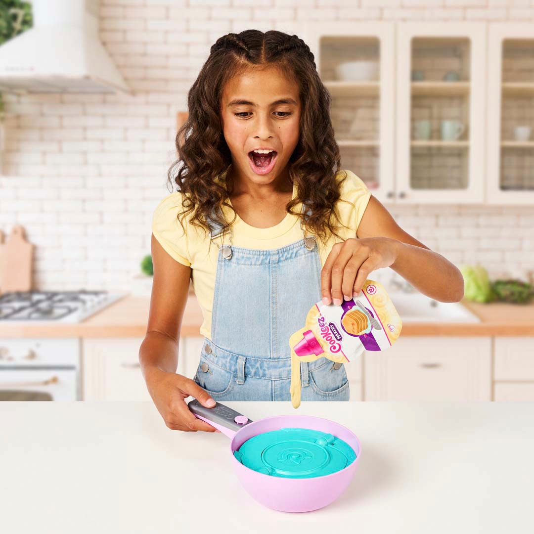 Moose Spielfigur »Cookeez Makery: Pancake Treatz Spielset«, mit Soundeffkt; sortierte Lieferung