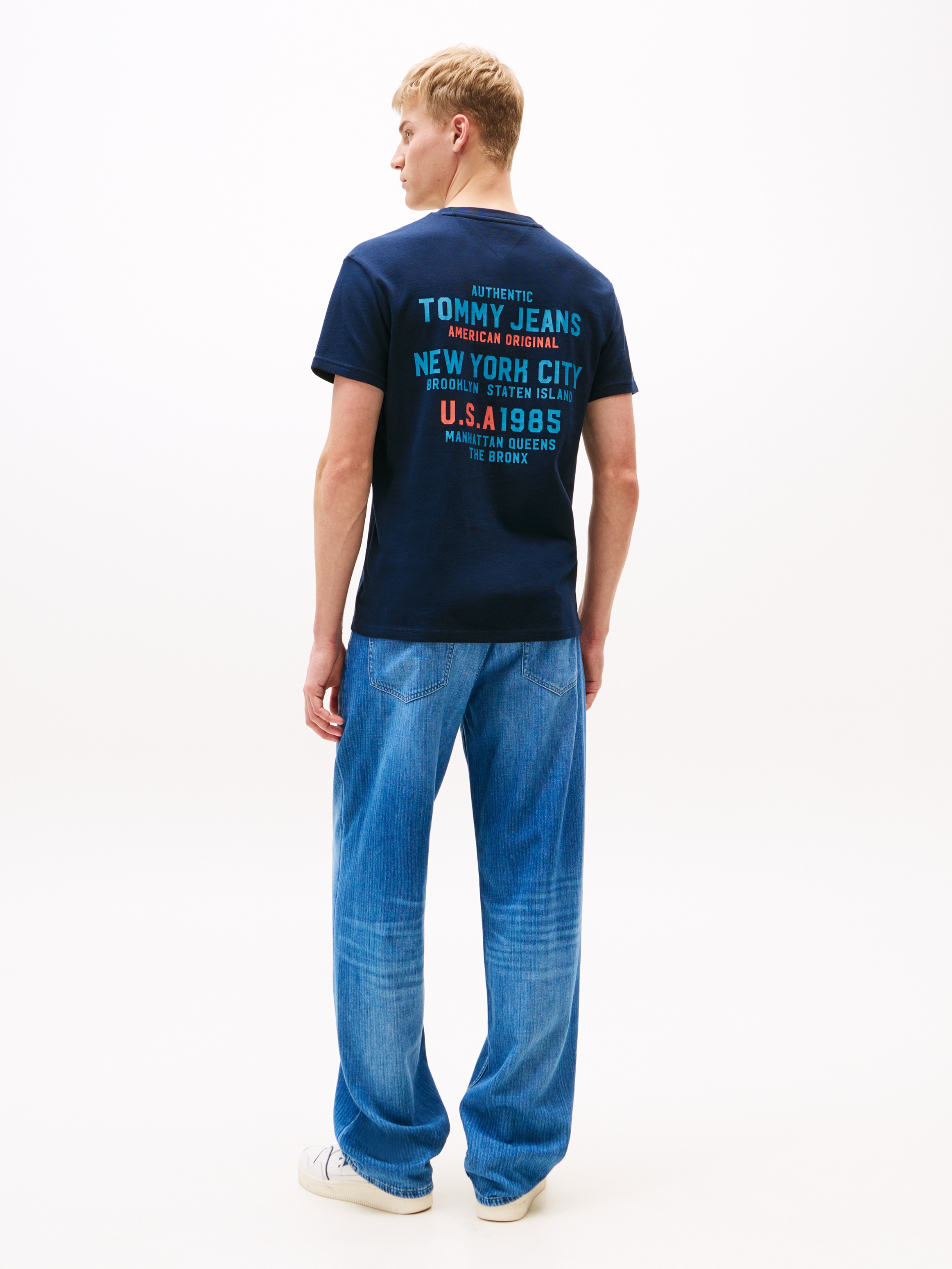 Tommy Jeans T-Shirt »TJM REG USA SCRIPT SS TEE«, mit modischem Print